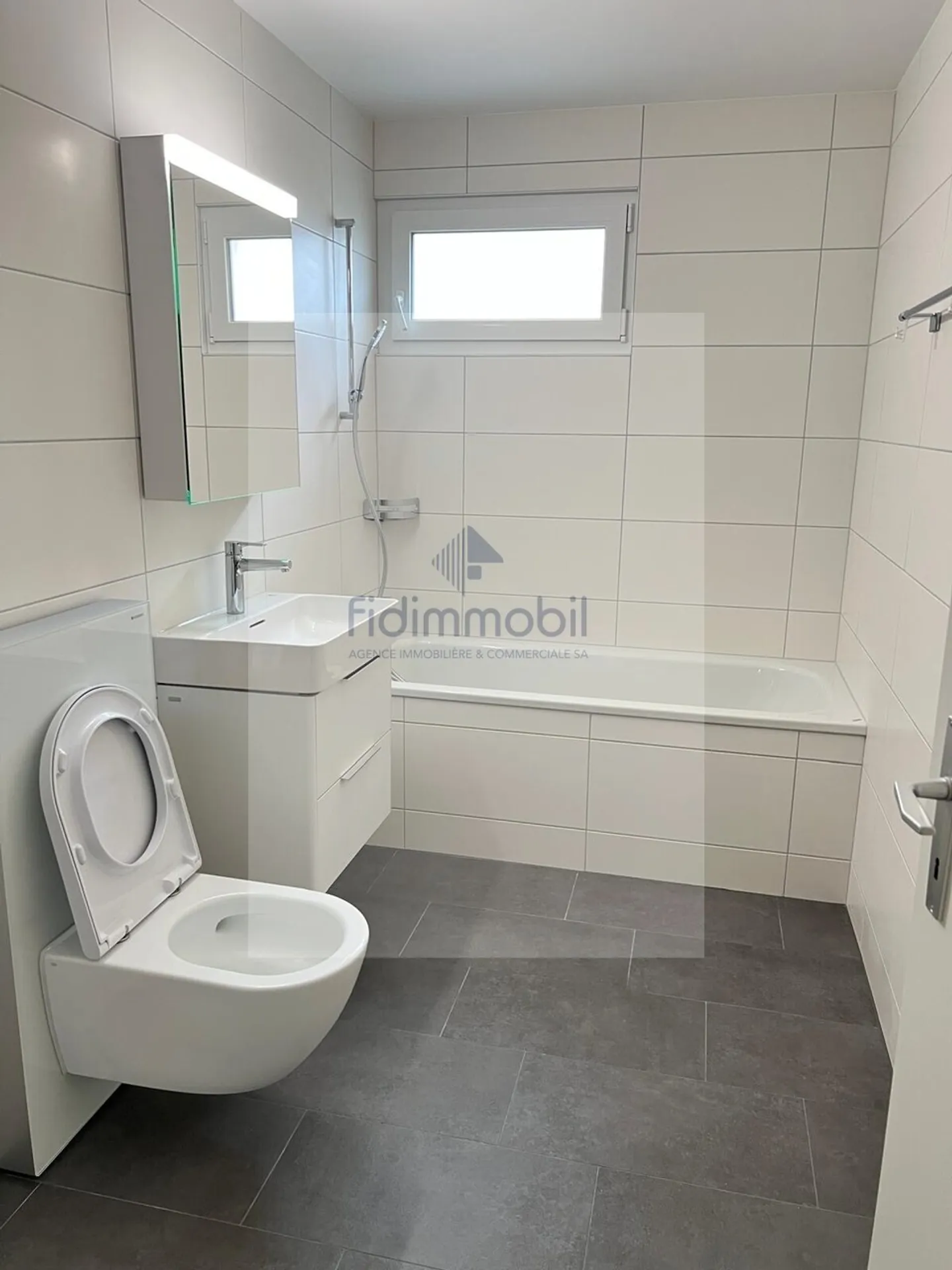 Fully renovated apartment. - Photo 6 of 7