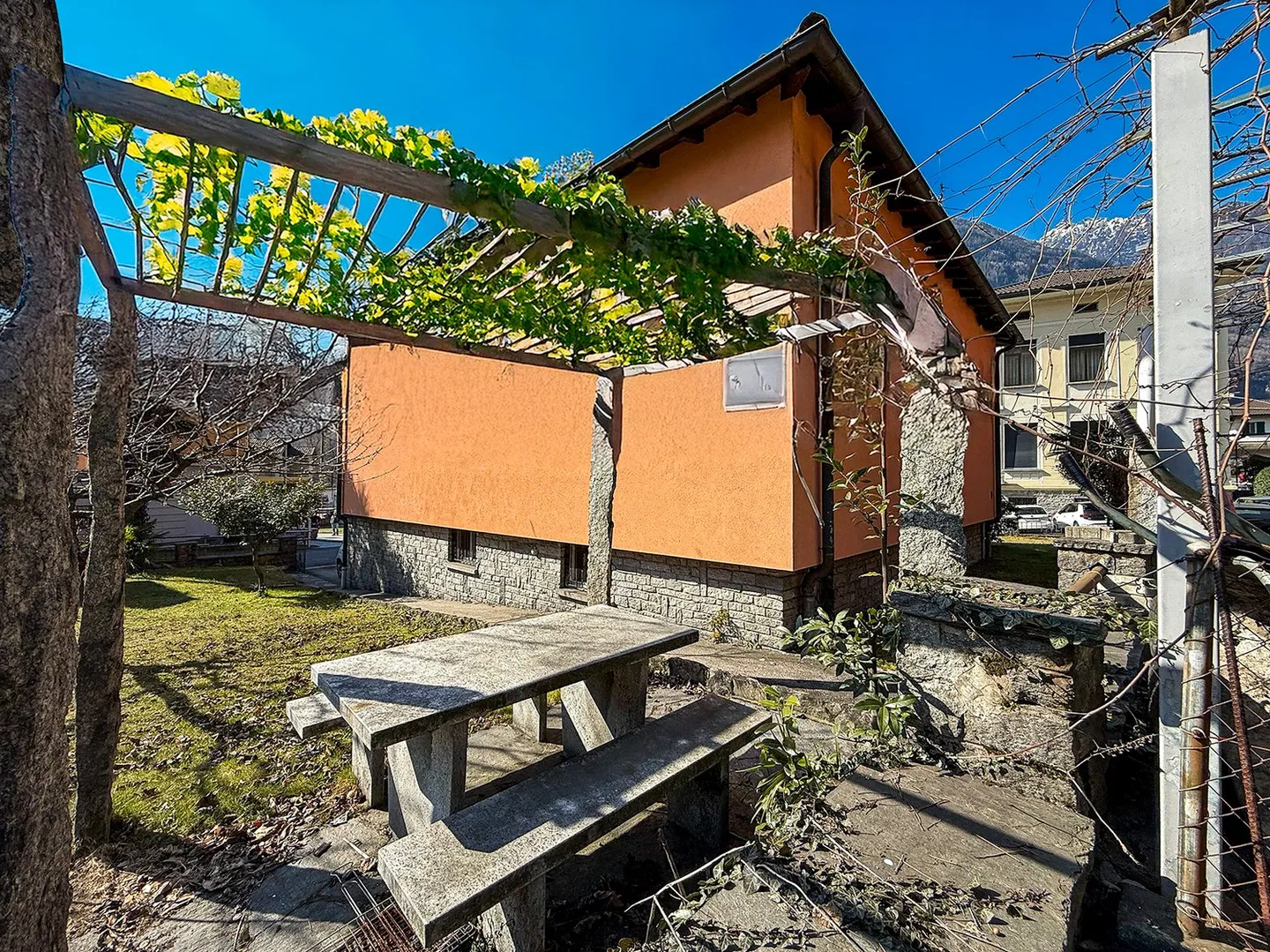 Single-family house with large garden - Photo 6 of 18