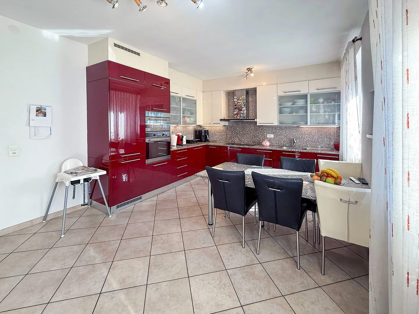 Single-family house with large garden - Photo 7 of 18