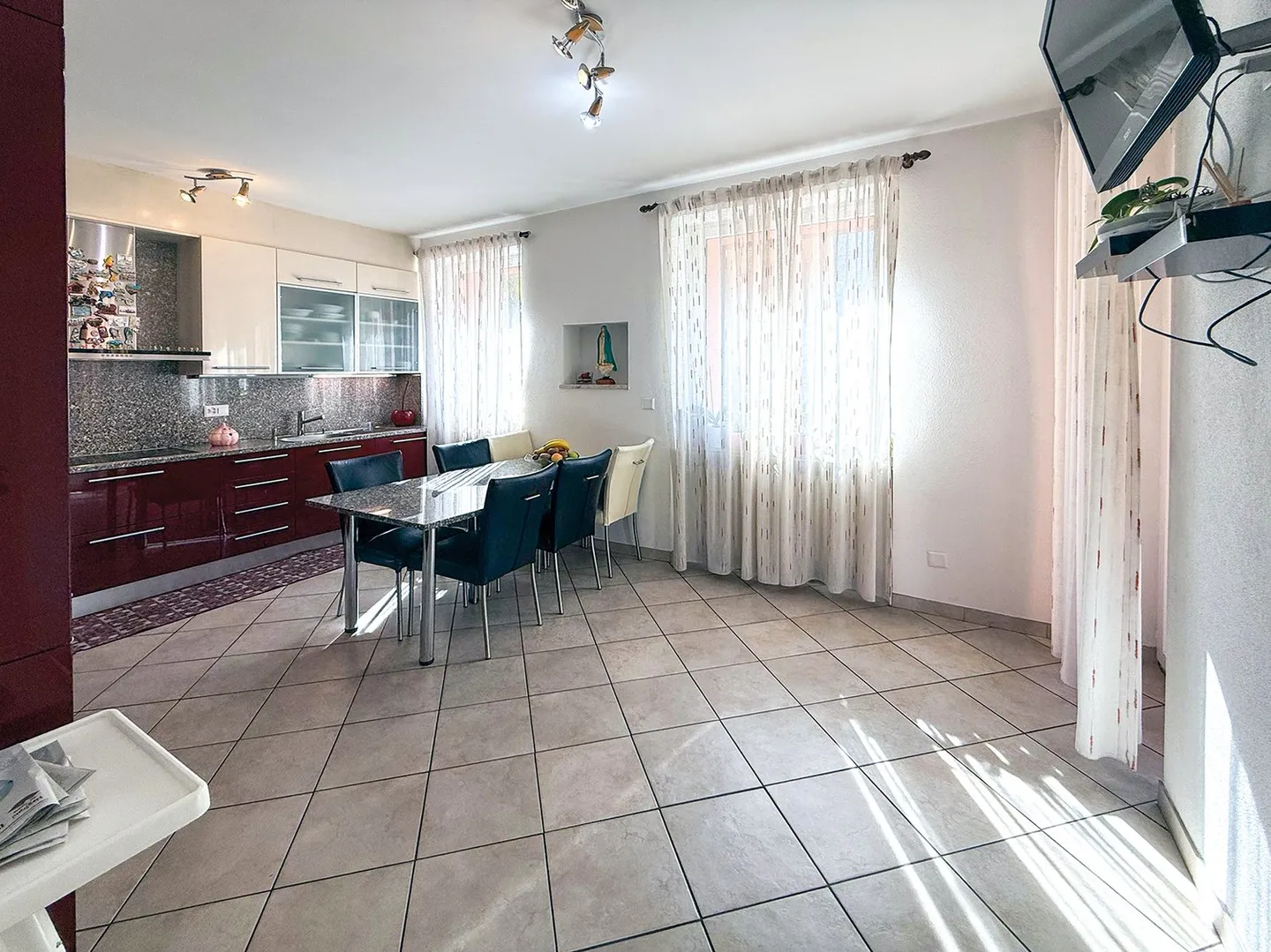 Single-family house with large garden - Photo 8 of 18