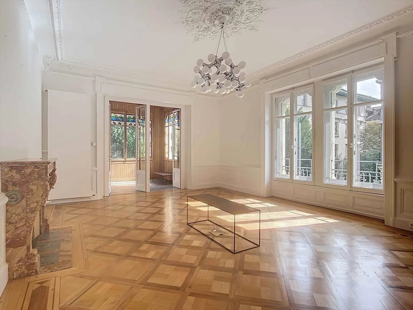 Prestigious garden-level apartment in the heart of the Florimont district - Photo 8 of 13