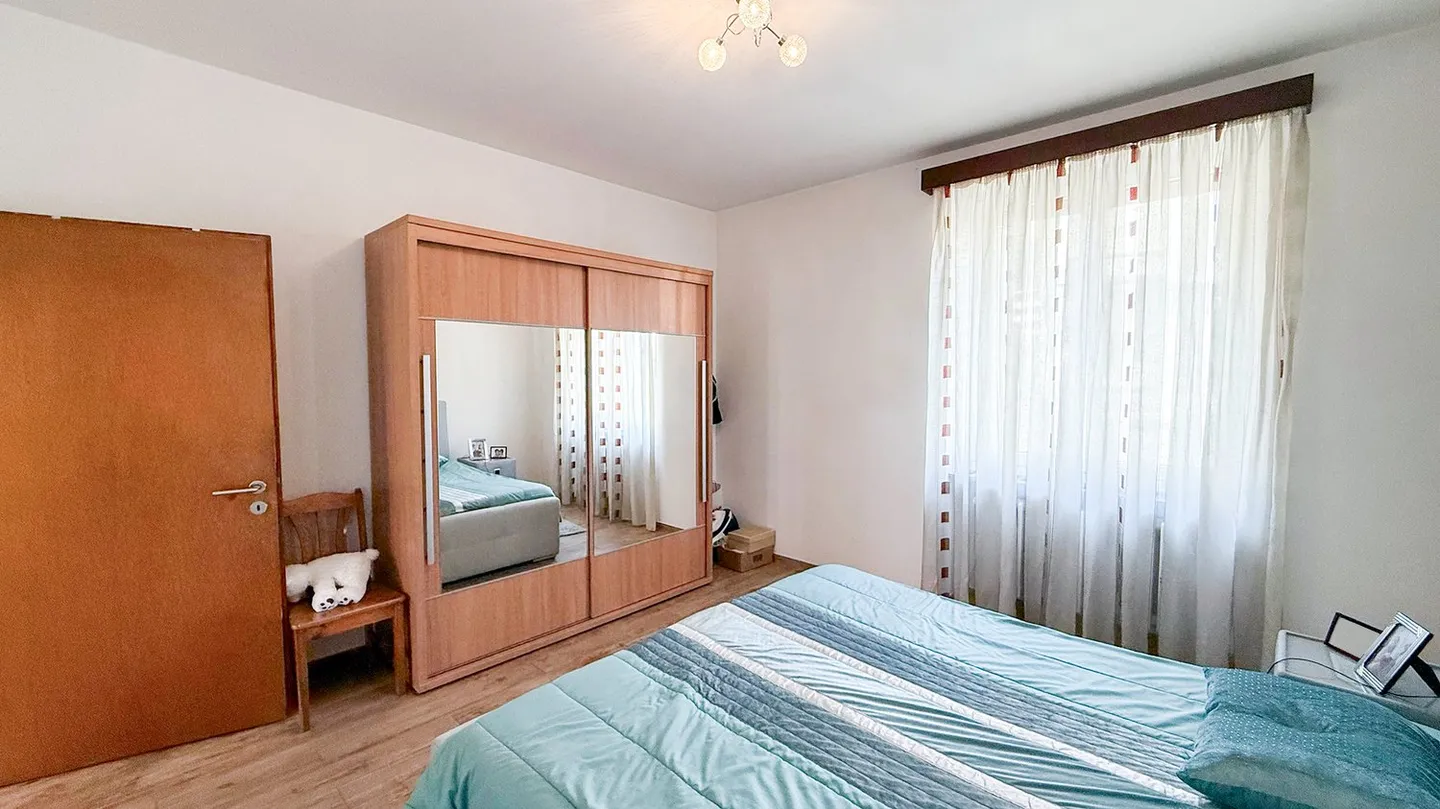 Single-family house with large garden - Photo 13 of 18