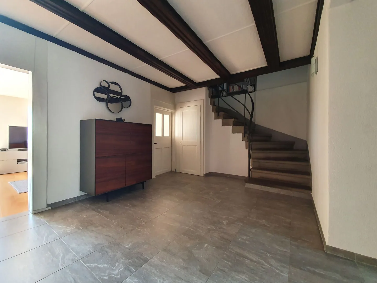 Magnifico appartamento con giardino e vista lago - Foto 5 di 14