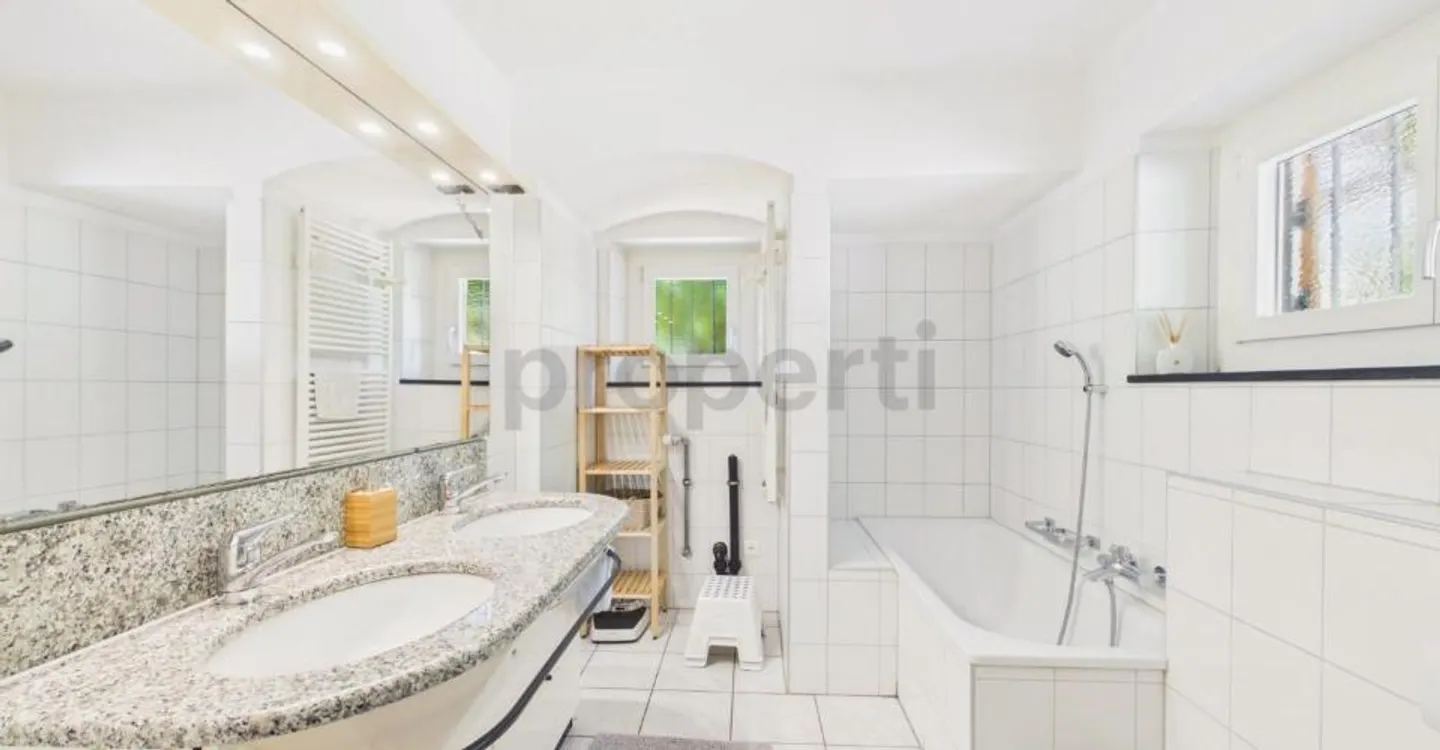 Luxuriöse Villa mit Pool & Privatstrand  absolute Privatsphäre am Vierwaldstättersee - Foto 10 von 12