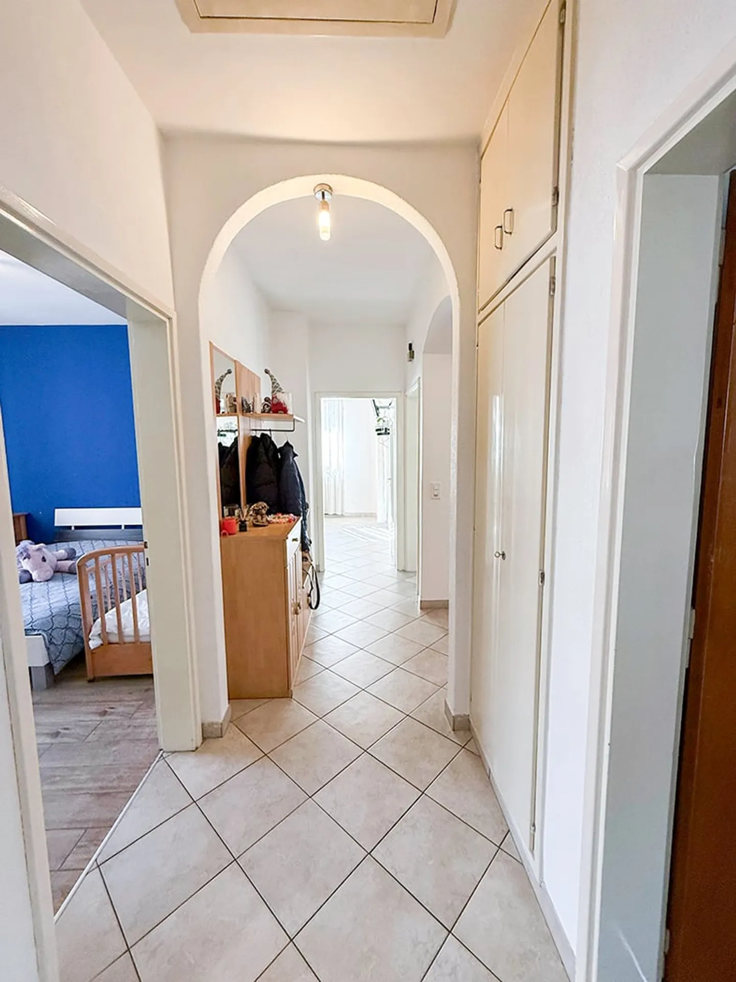 Single-family house with large garden - Photo 17 of 18