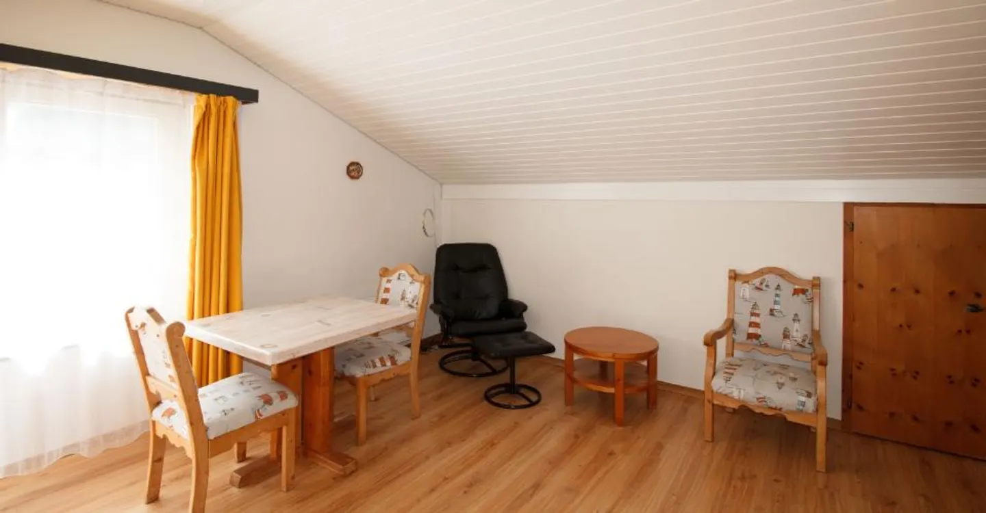 Studio 1.5-05, high-quality 1.5-room apartment with balcony and great view in the center - Photo 1 of 7