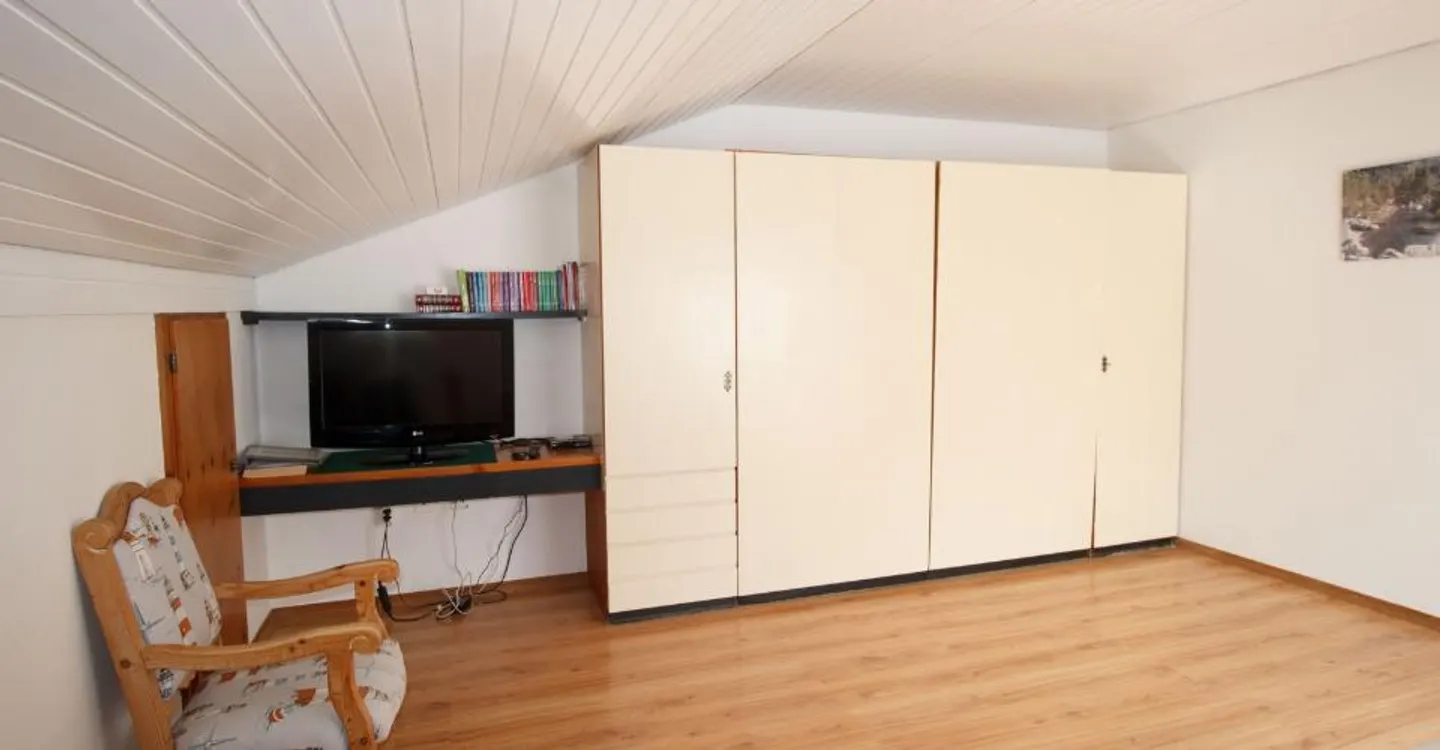 Studio 1.5-05, high-quality 1.5-room apartment with balcony and great view in the center - Photo 3 of 7