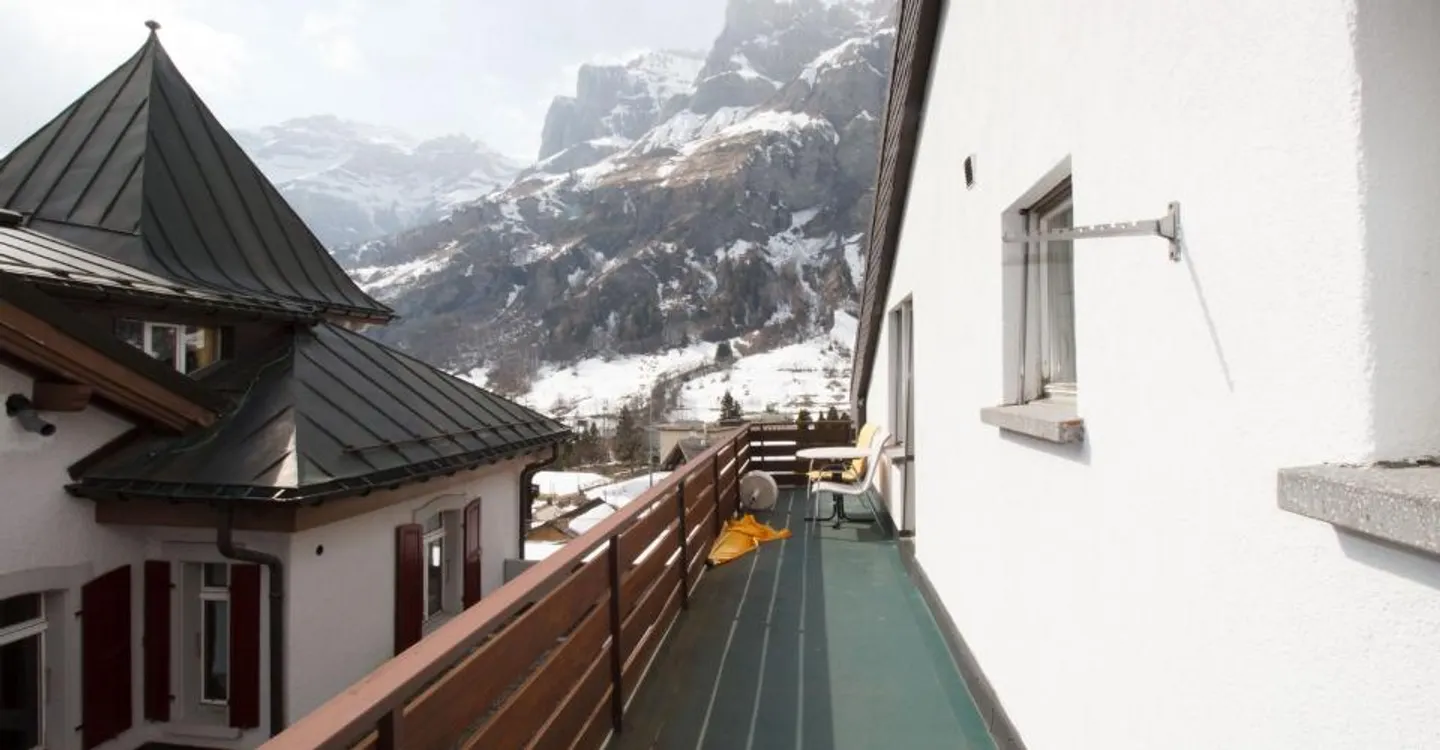 Studio 1.5-05, high-quality 1.5-room apartment with balcony and great view in the center - Photo 7 of 7