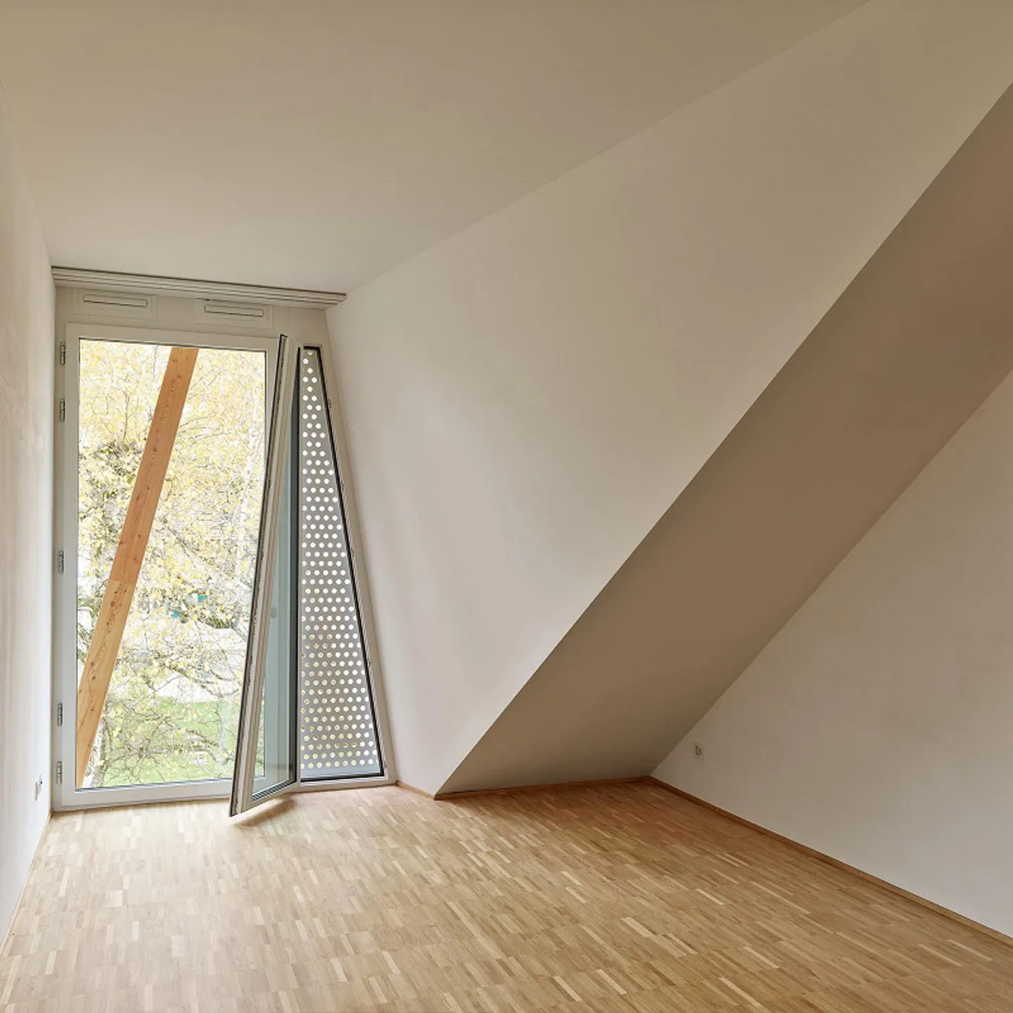 Moderne Wohnung in Rotmonten - Foto 4 von 6