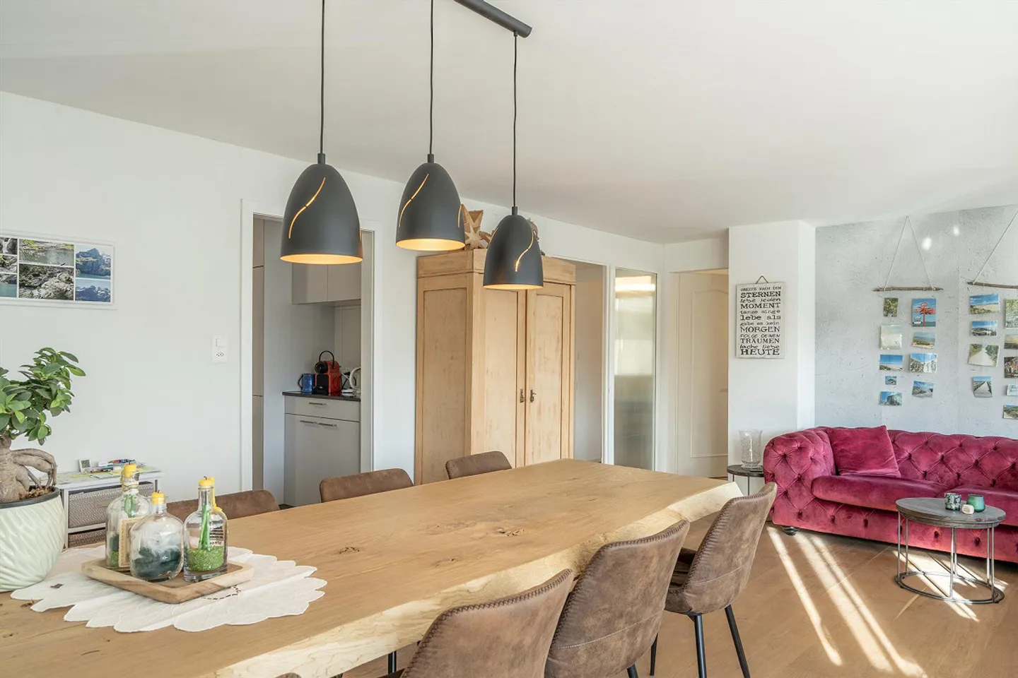 Charming 4.5-room apartment with balcony and garage in Etziken - Photo 8 of 16