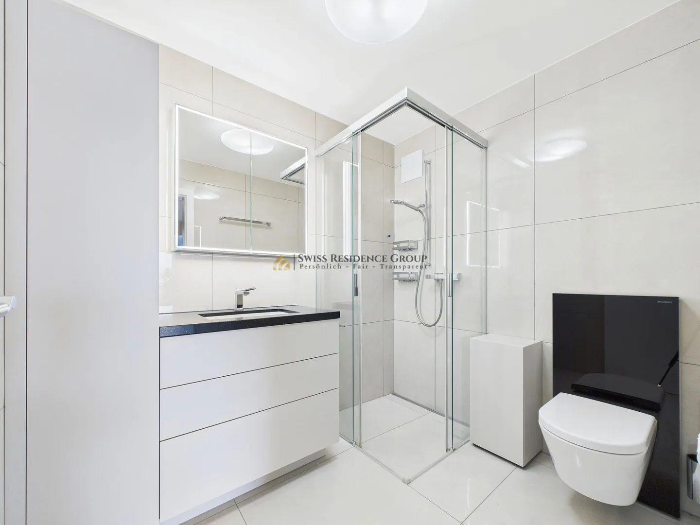 Living with a View: Dreamy 6.5-Room Terrace Apartment with Lake View in Wollerau - Photo 7 of 18