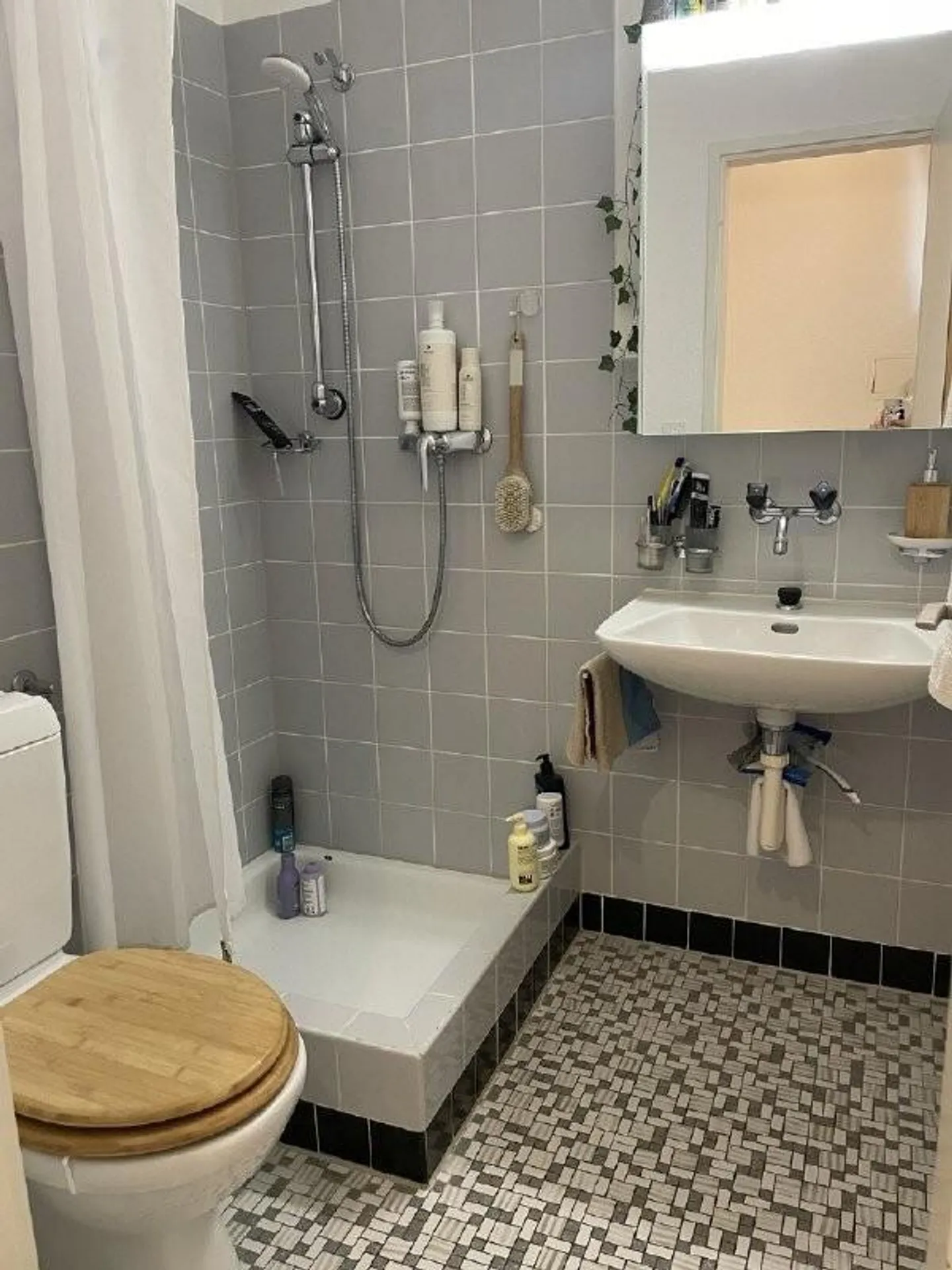 Charmante Wohnung mit Seesicht - Foto 4 von 7