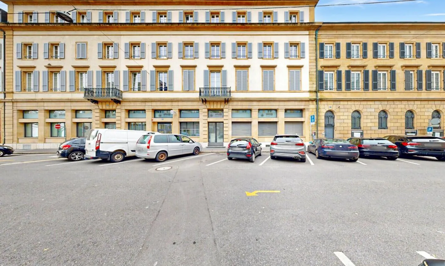 Magnifique 5.5p aux grands volumes à 2 pas du lac et du centre ville! - Photo 1 sur 11