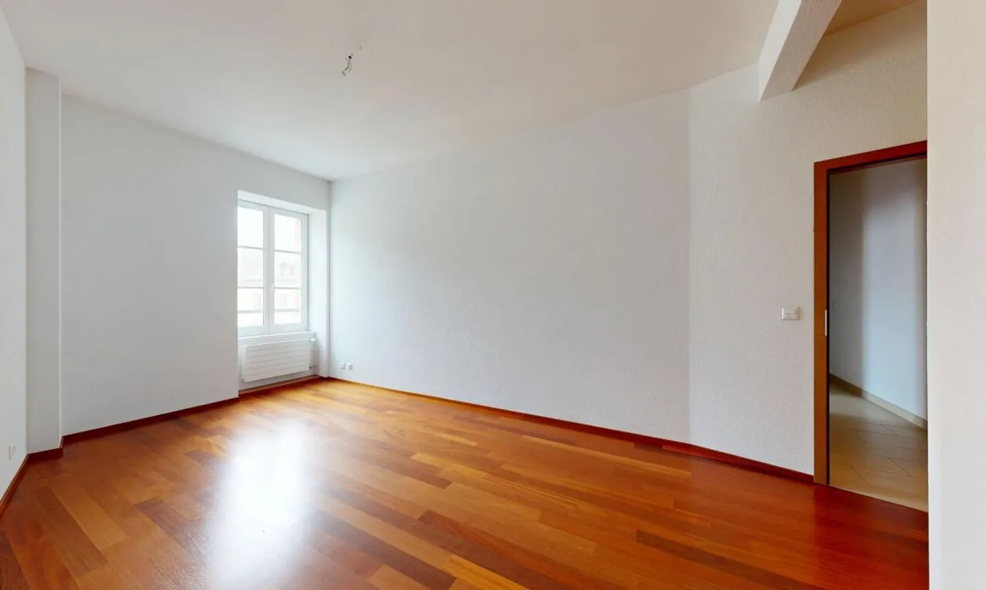 Magnifique 5.5p aux grands volumes à 2 pas du lac et du centre ville! - Photo 8 sur 11