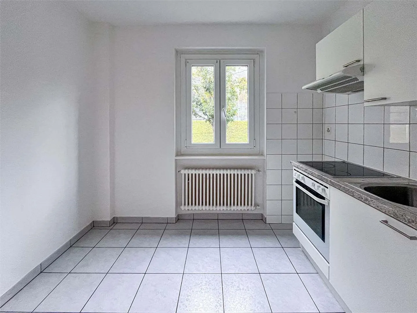 Bodio, good 3.5-room apartment with balcony and open view - Photo 4 of 7