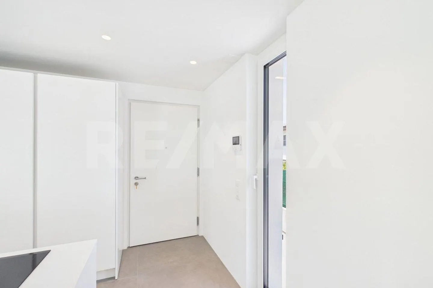 Modern Apartment with Mountain View - Photo 1 of 13
