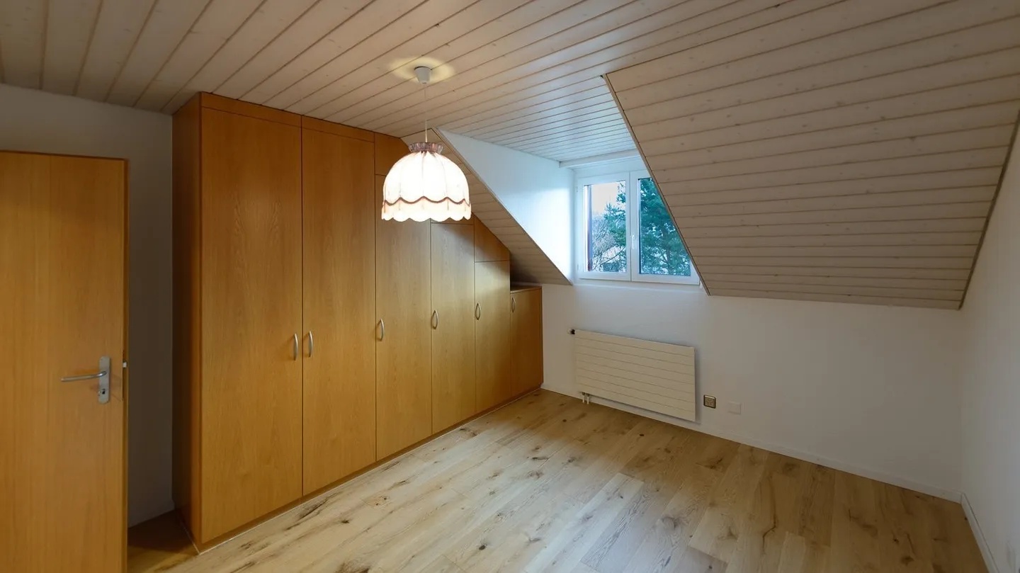 Cozy 3.5-room attic apartment in a quiet location in Kefikon ZH - Photo 6 of 10