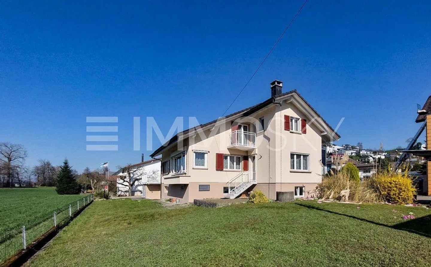 Incantevole Casa Familiare con Giardino - Foto 1 di 5