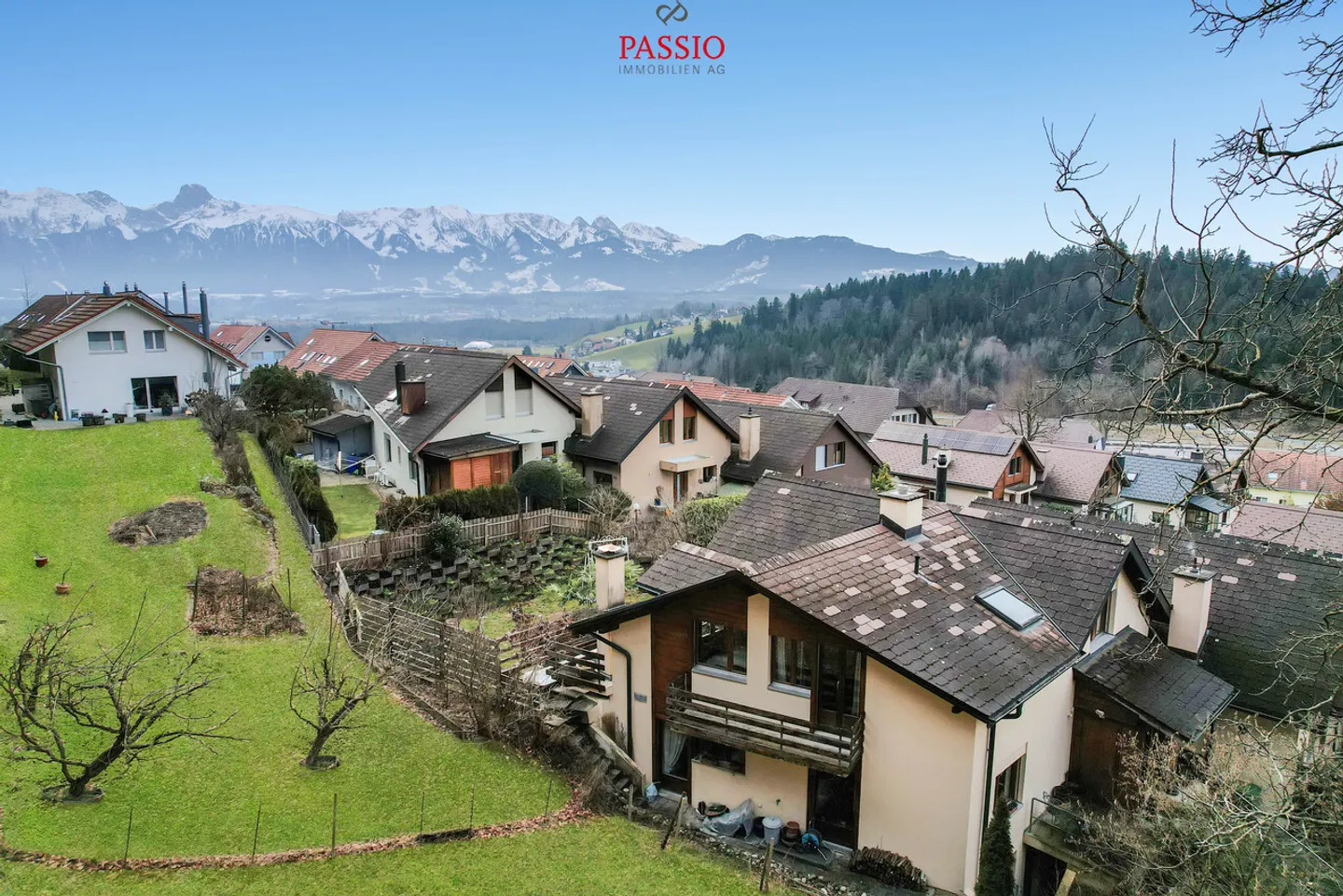 Ampia casa familiare con giardino - Foto 3 di 34