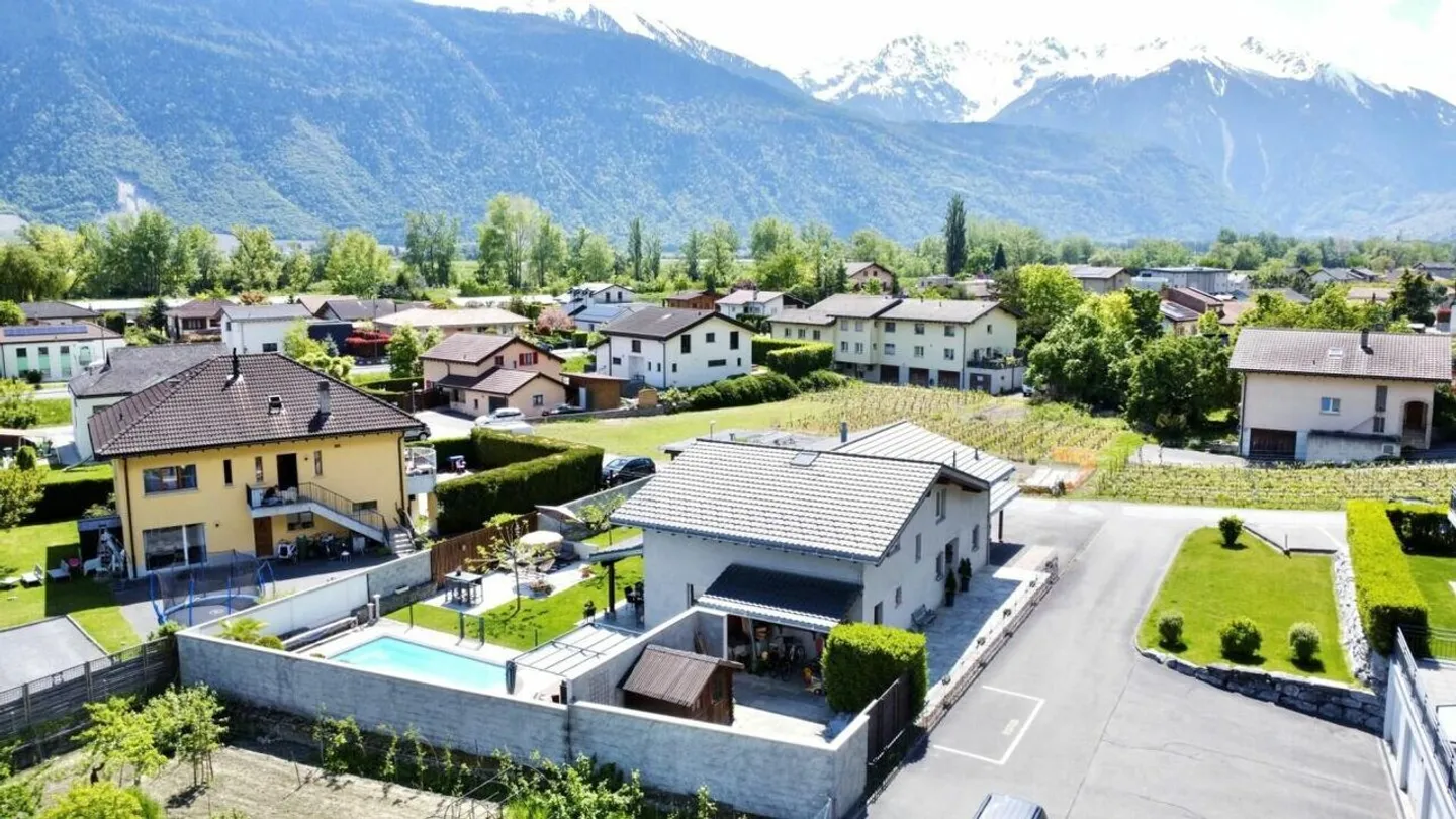 Villa indipendente con 7,5 camere a Fully - Foto 1 di 32