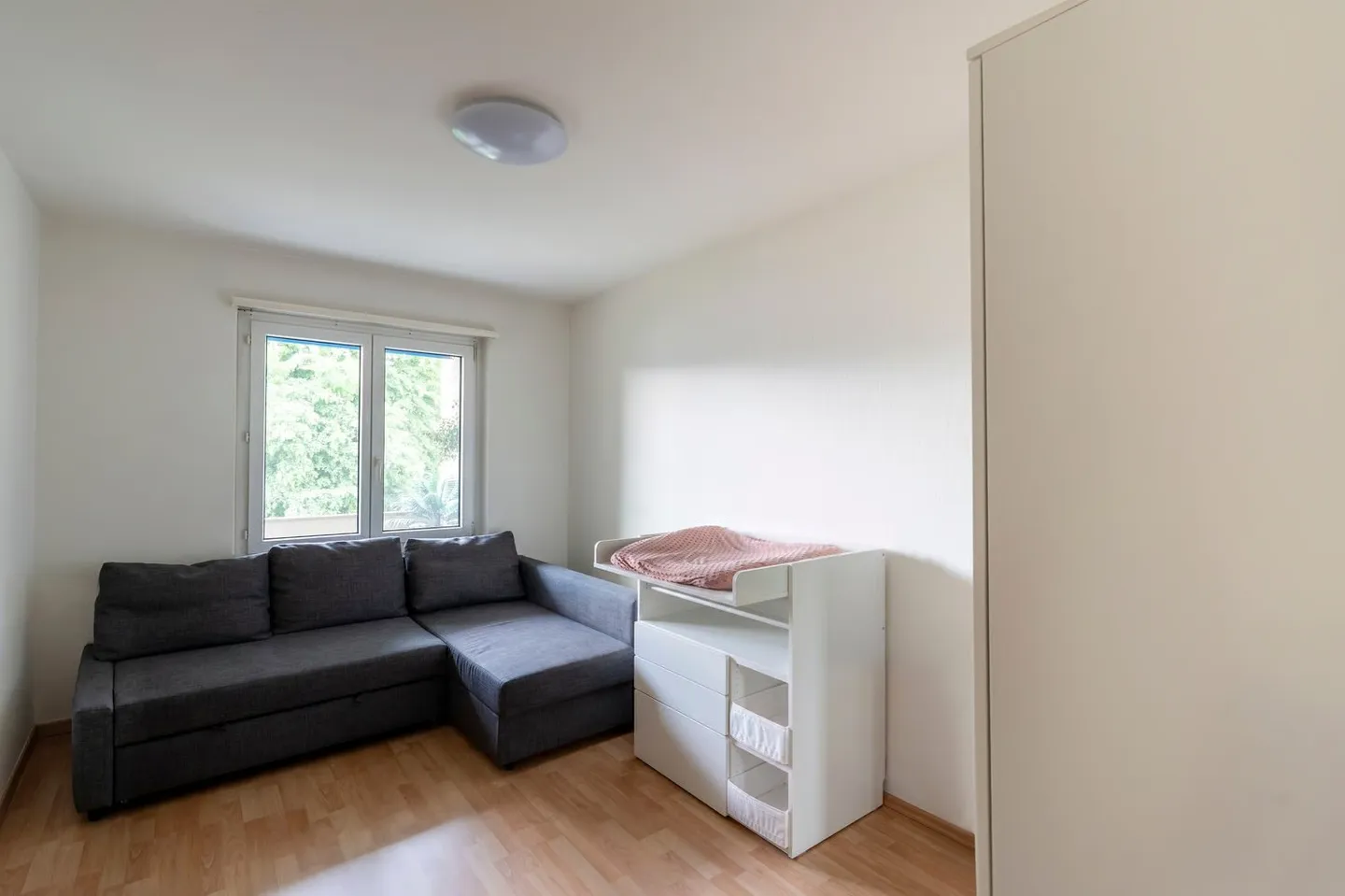 Fully Rented Multi-Family House in a Central Residential Location in Dübendorf - Photo 4 of 13