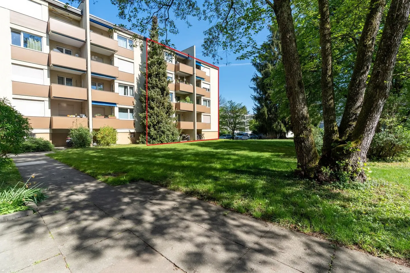 Fully Rented Multi-Family House in a Central Residential Location in Dübendorf - Photo 10 of 13