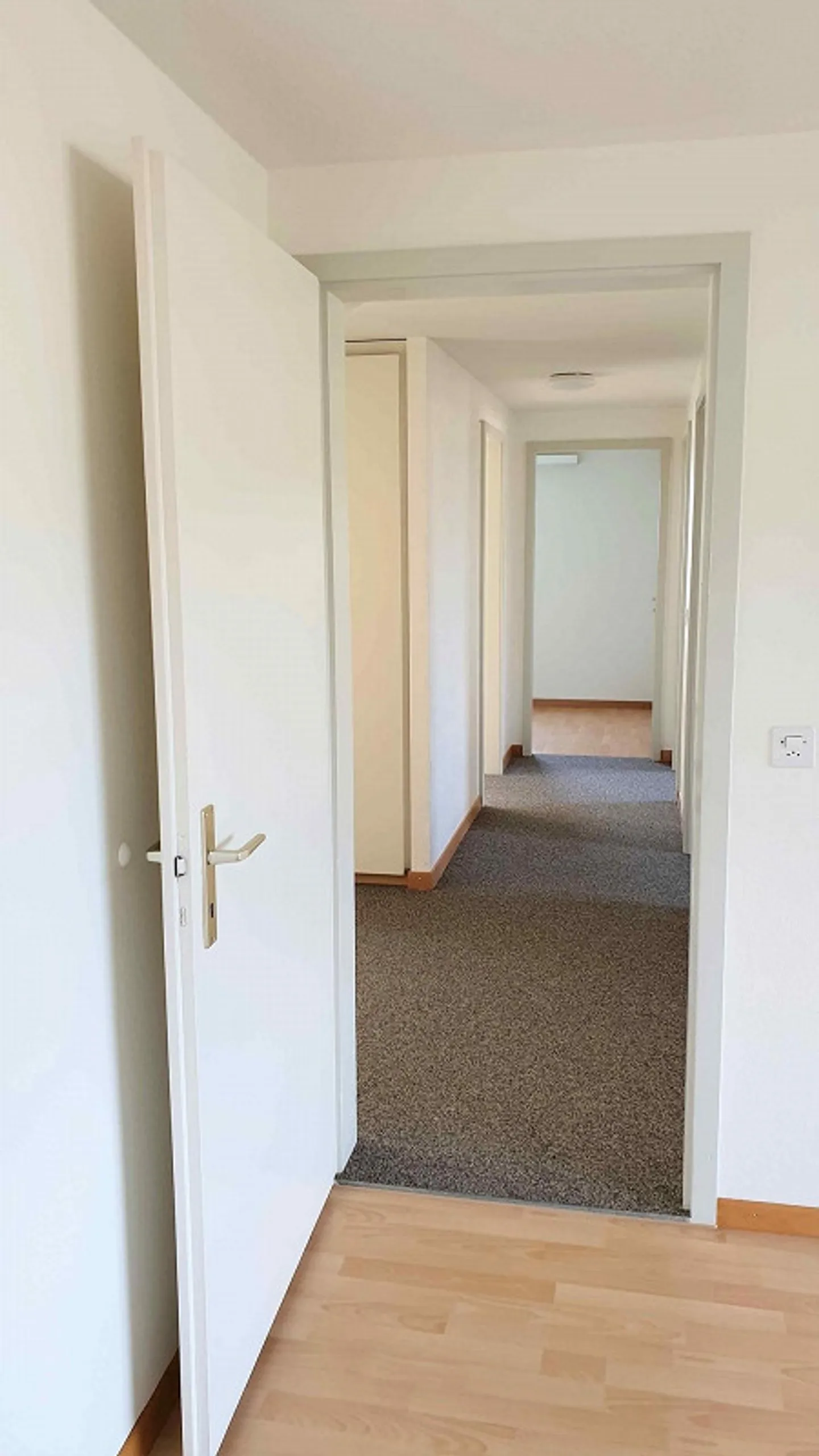 Appartement 4 pièces, directement à la zone verte - Photo 4 sur 16