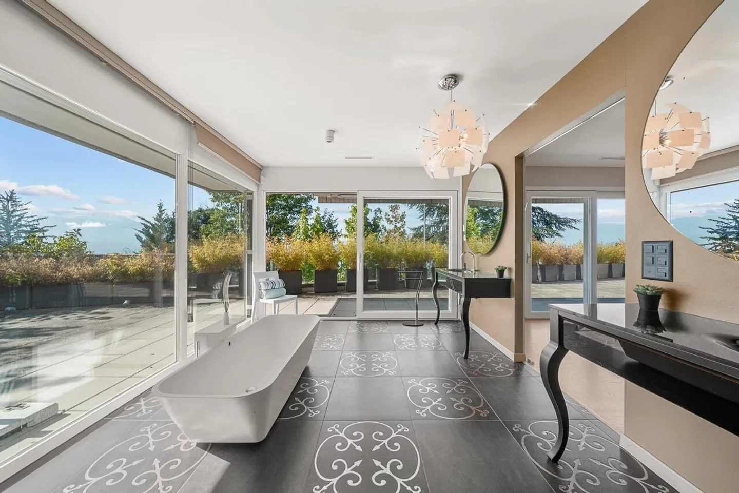 Duplex penthouse with unobstructed view of Lake Geneva - Photo 7 of 9