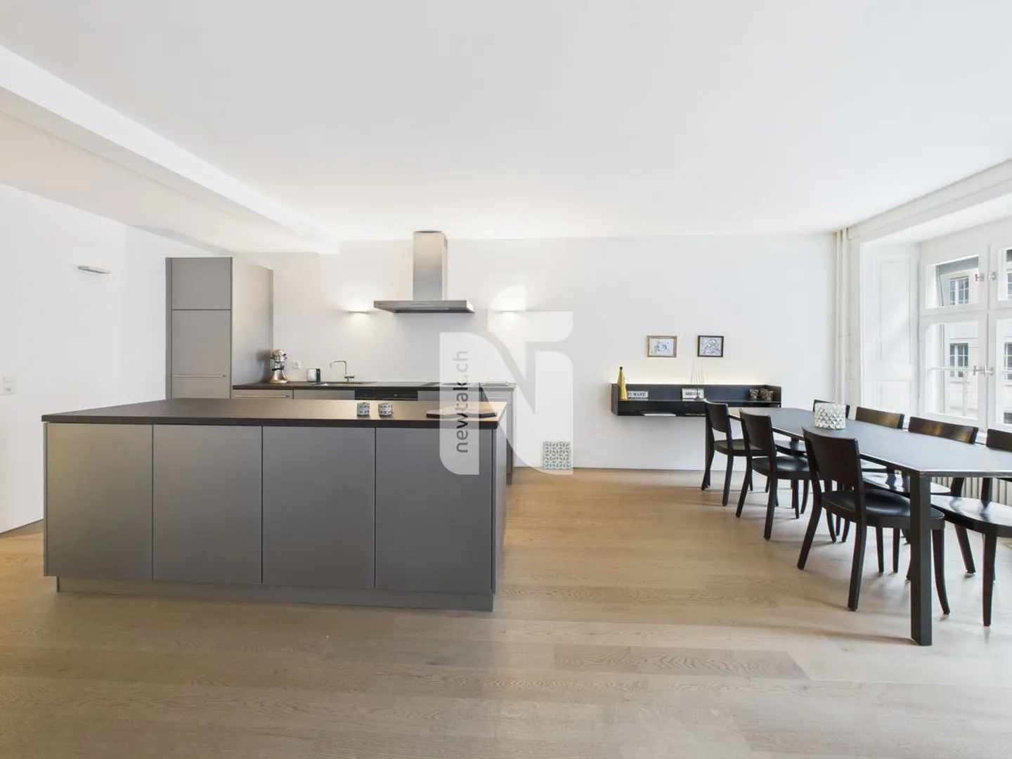 Lichtdurchflutete, möblierte 3.5-Zimmer-Wohnung mit grossem Balkon in zentraler Lage beim Spalentor - Foto 5 von 12