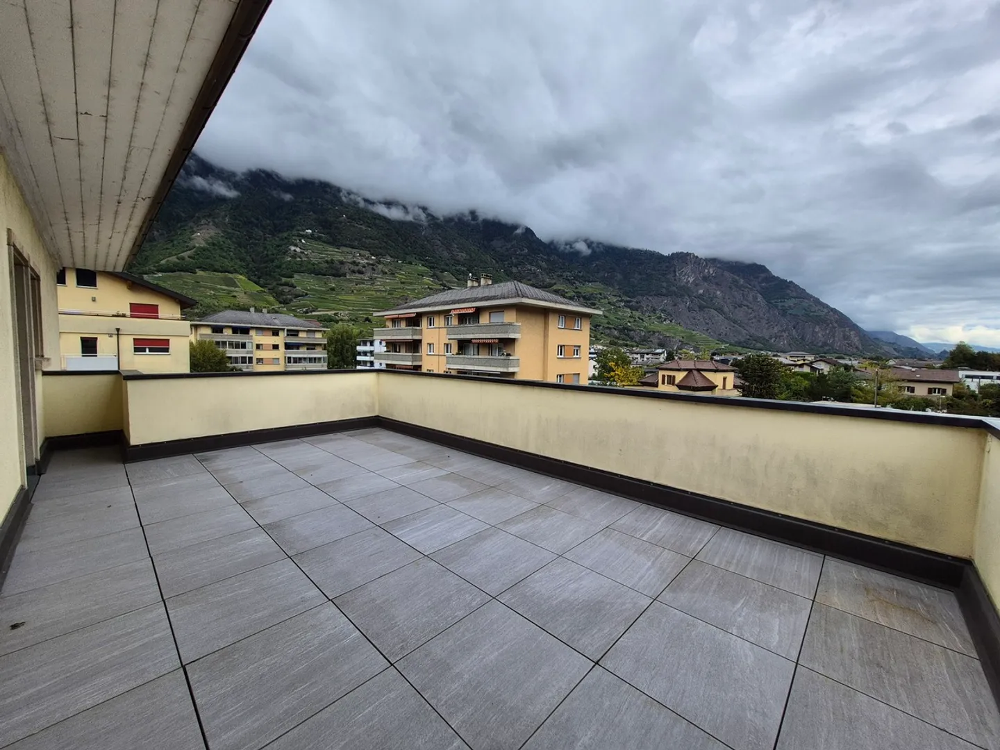 NEL CUORE DI FULLY - APPARTAMENTO 3.5PCES - Foto 2 di 9