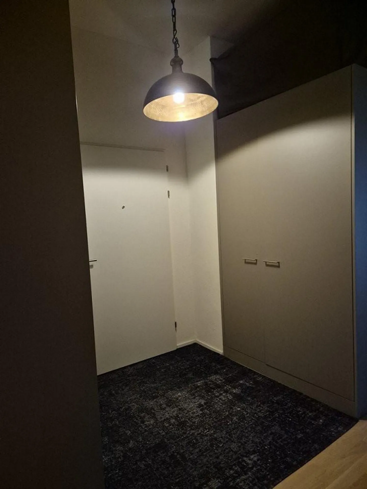 3.5-Room Apartment with Terrace - Modern & Central - Photo 4 of 6