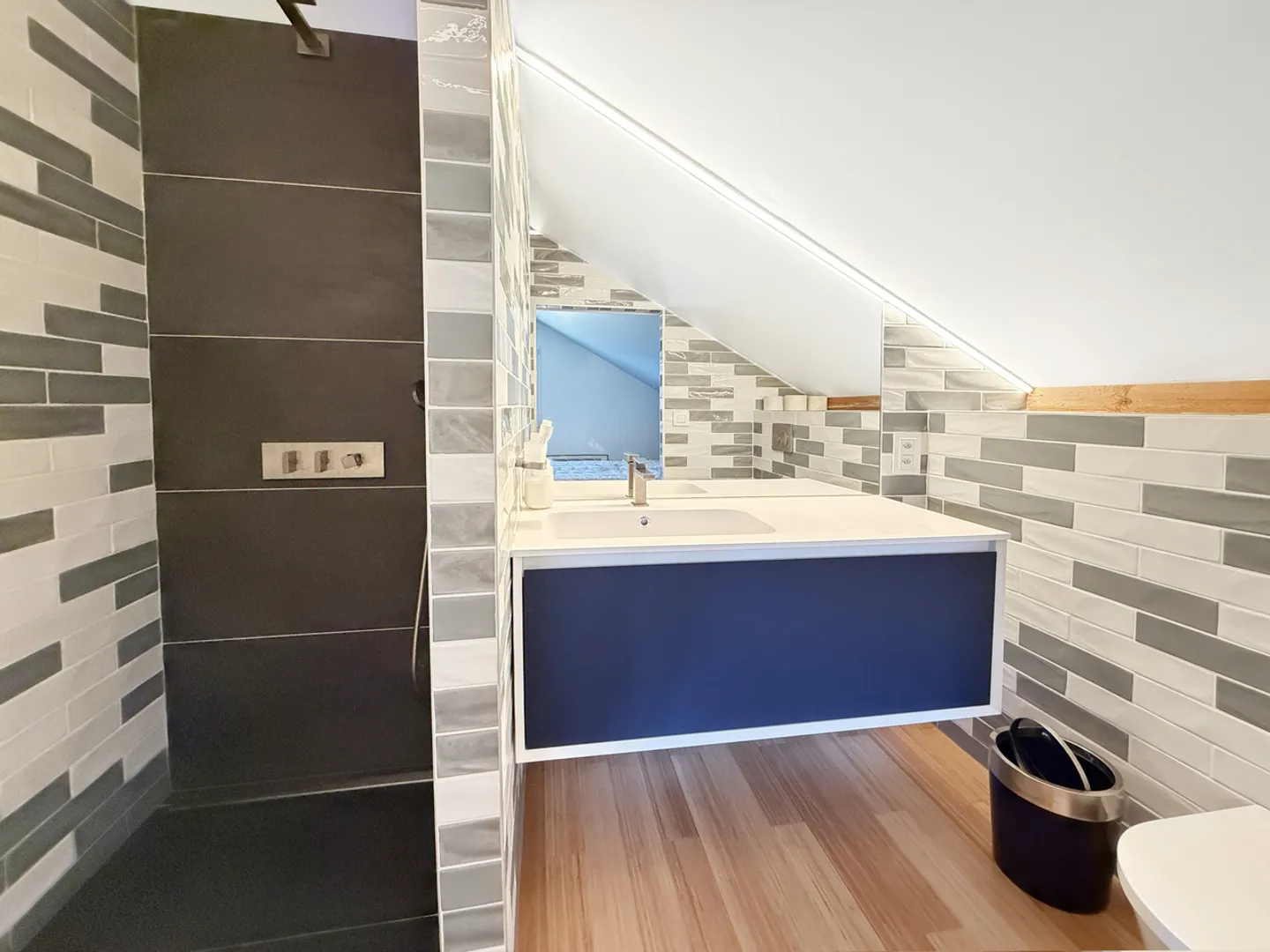 Renoviertes Familienhaus in der Natur - Foto 10 von 13