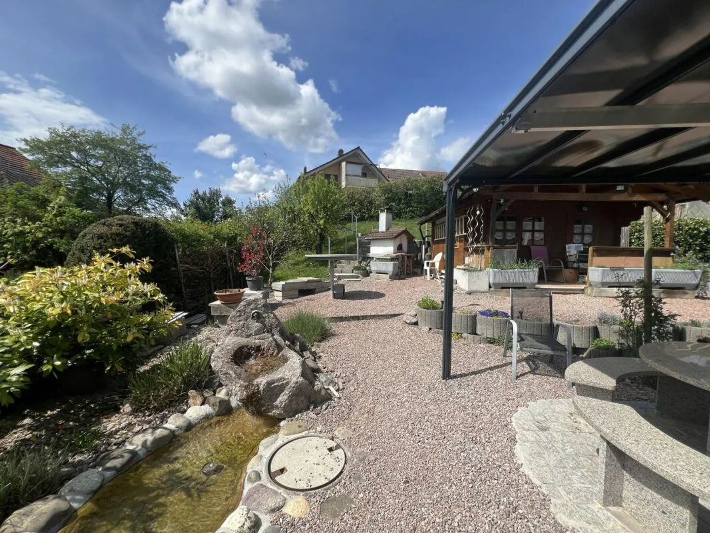 Property for lovers with a separate apartment - also suitable as a multi-generational house... - Photo 4 of 13