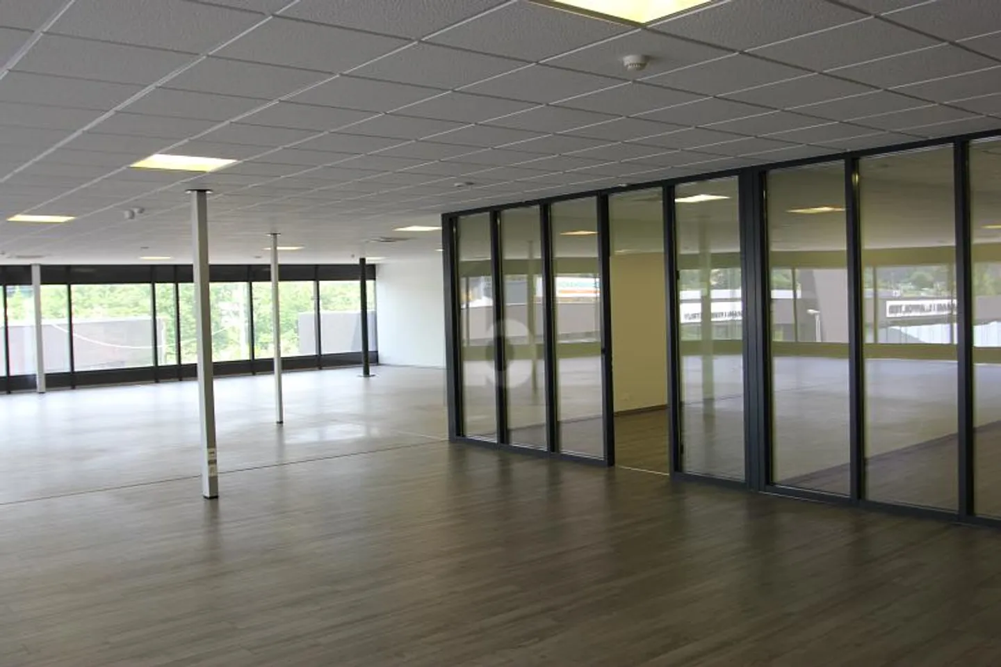 Espace de Bureau Spacieux à Porrentruy - Photo 2 sur 6