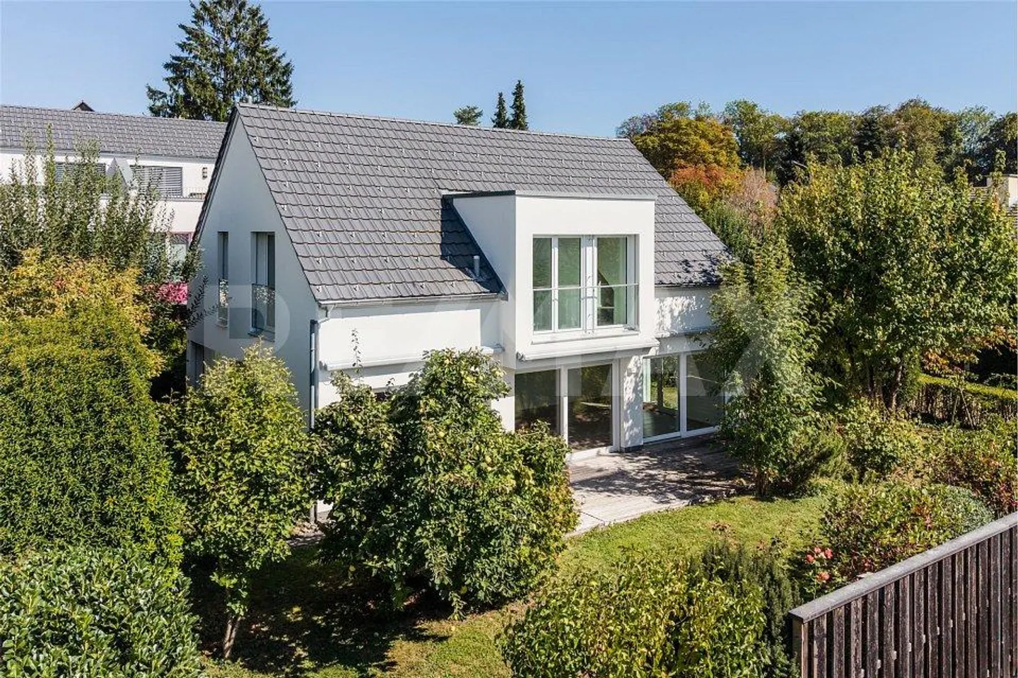 Maison Minergie indépendante de 6½ pièces dans un emplacement privilégié - Photo 1 sur 12