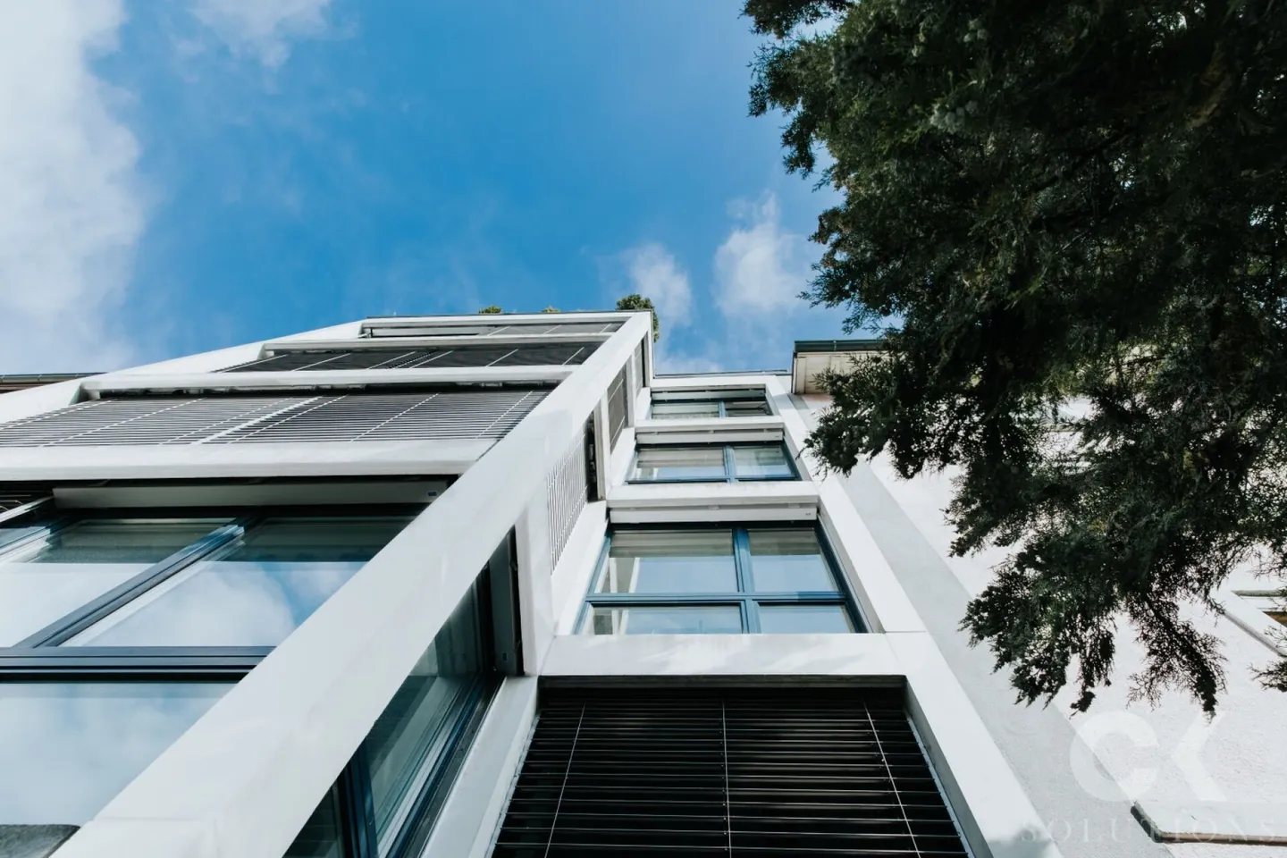 Exclusive 3.5-room penthouse apartment above the rooftops of Basel - Photo 2 of 13