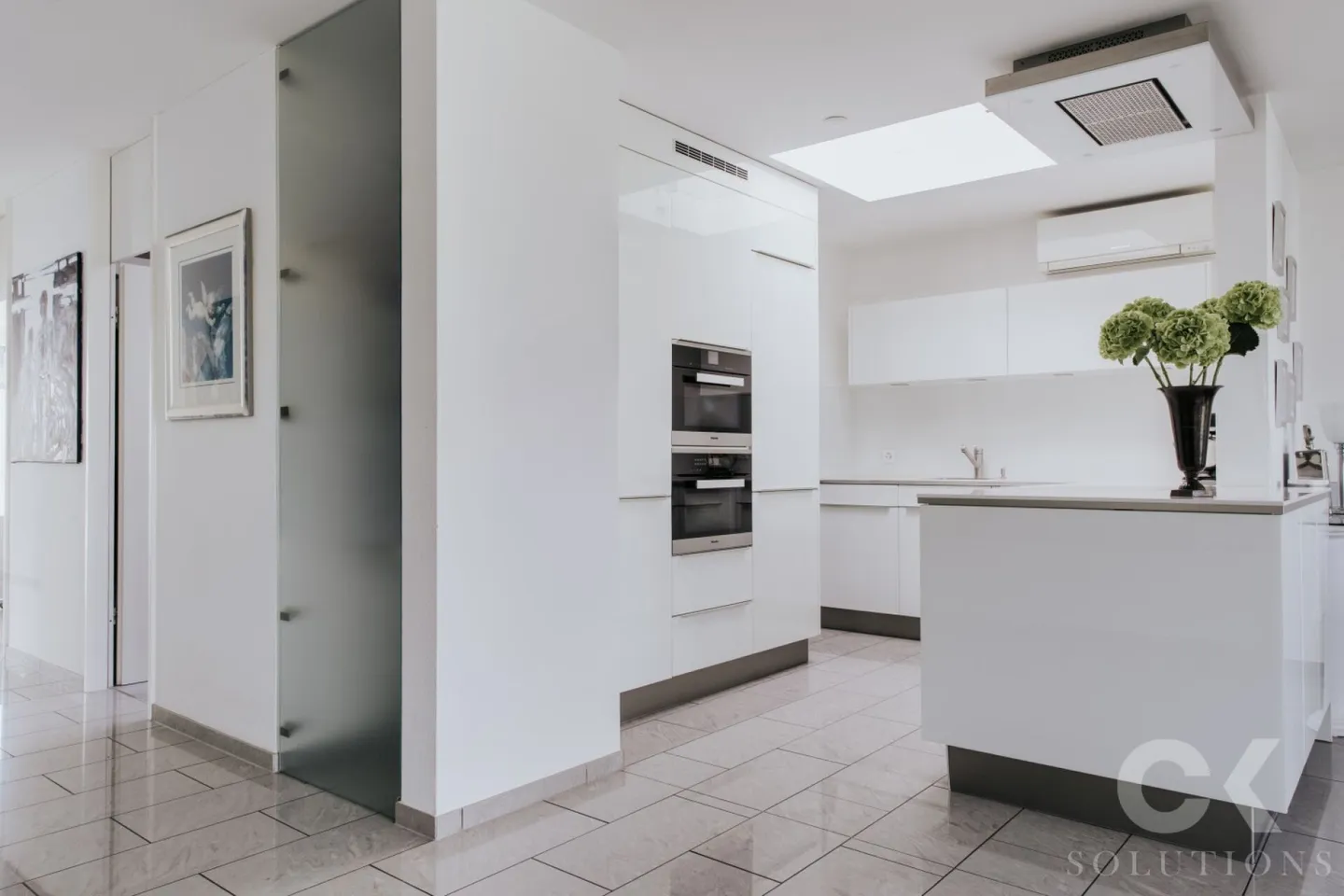 Exclusive 3.5-room penthouse apartment above the rooftops of Basel - Photo 8 of 13