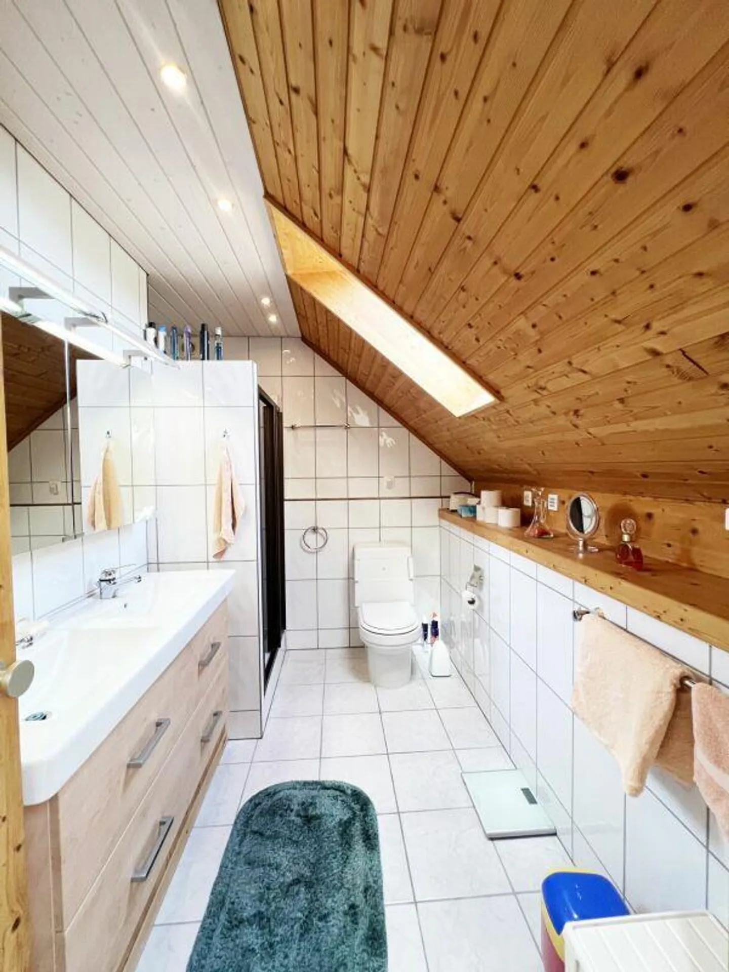 Property for lovers with a separate apartment - also suitable as a multi-generational house... - Photo 10 of 13