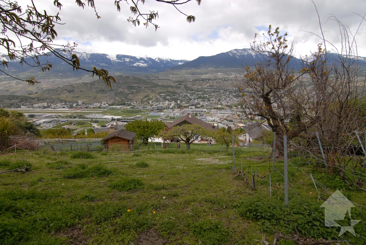 Magnificent land in Salins - Photo 3 of 13