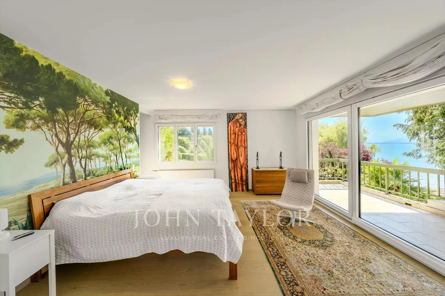 Exceptional duplex with 6.5 rooms directly on the lakeshore with boat slips - Photo 7 of 11