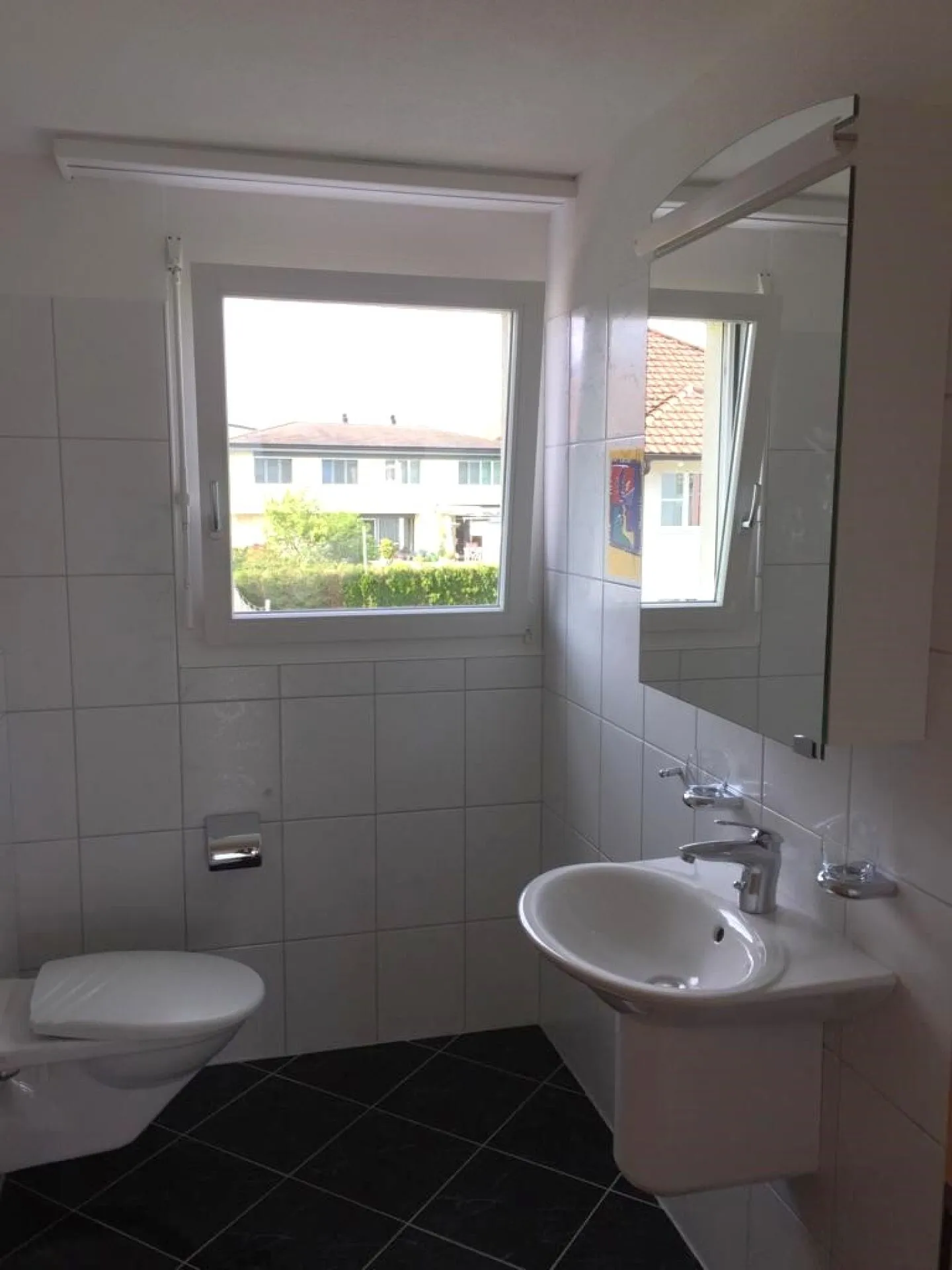 Appartamento duplex attraente di 5,5 stanze con balcone in una proprietà ben tenuta - Foto 7 di 11
