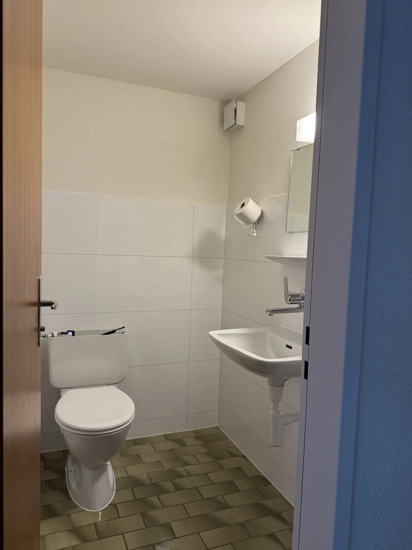 Spazio ufficio al piano terra di Burgunderstrasse 15 a 4153 Reinach - Foto 3 di 7