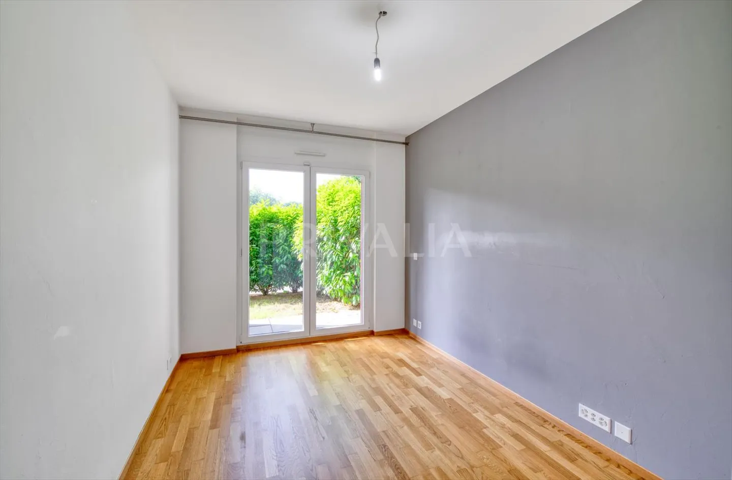 Disponibilità immediata - Appartamento al piano giardino di 4 locali nel centro di Onex - Foto 4 di 9