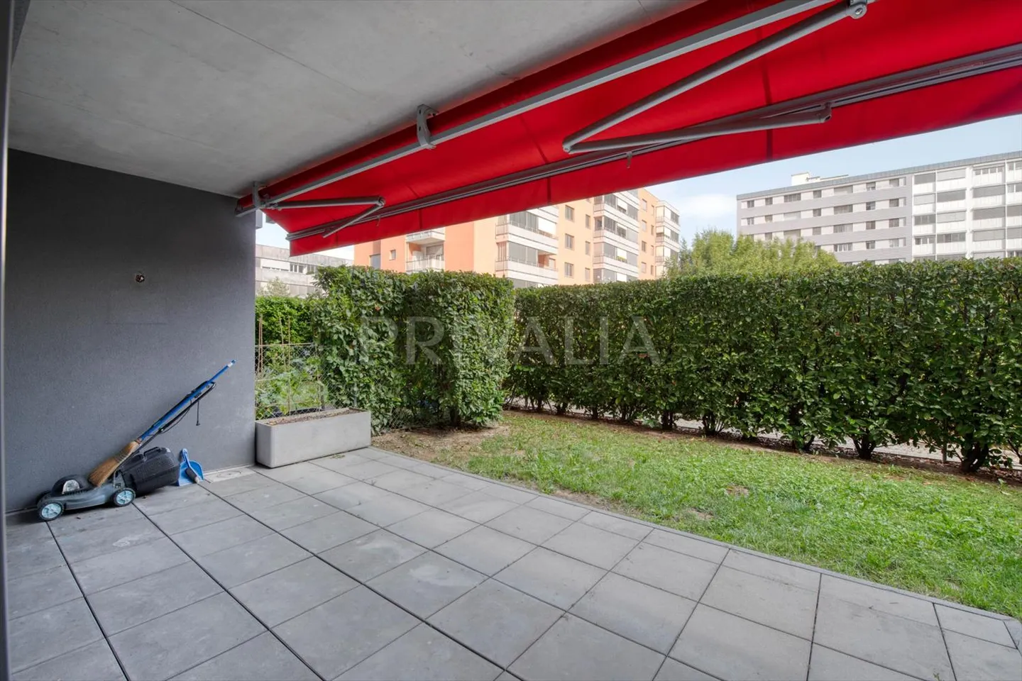 Disponibilità immediata - Appartamento al piano giardino di 4 locali nel centro di Onex - Foto 8 di 9