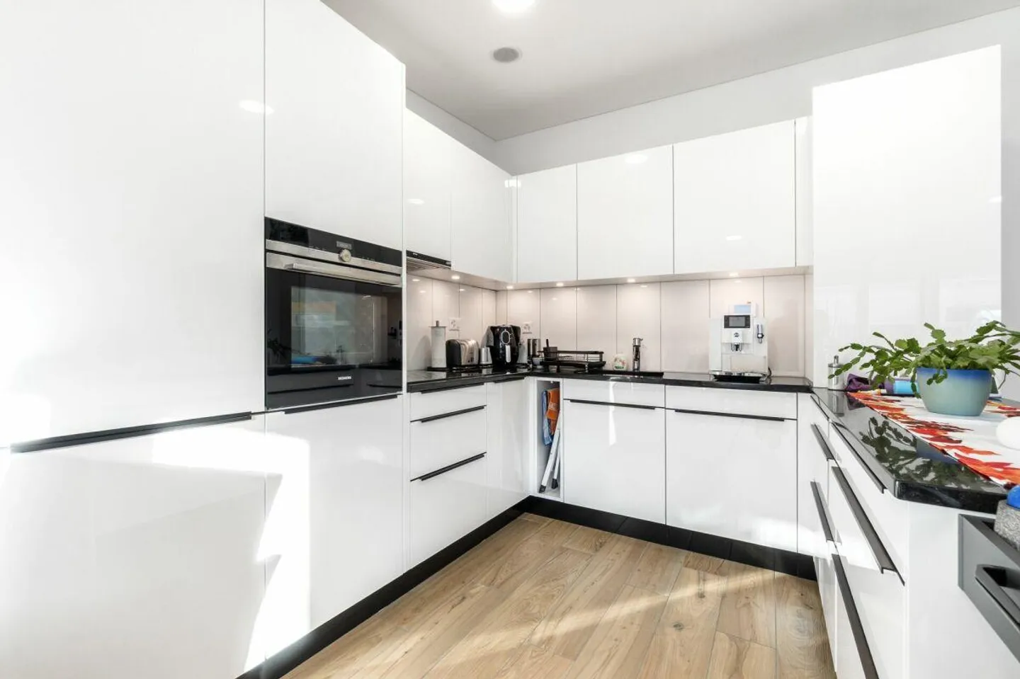 Bungalow moderne de 3.5 pièces - Photo 4 of 10