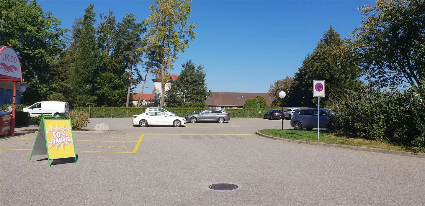 Outdoor parking space in Marly - Photo 1 of 1
