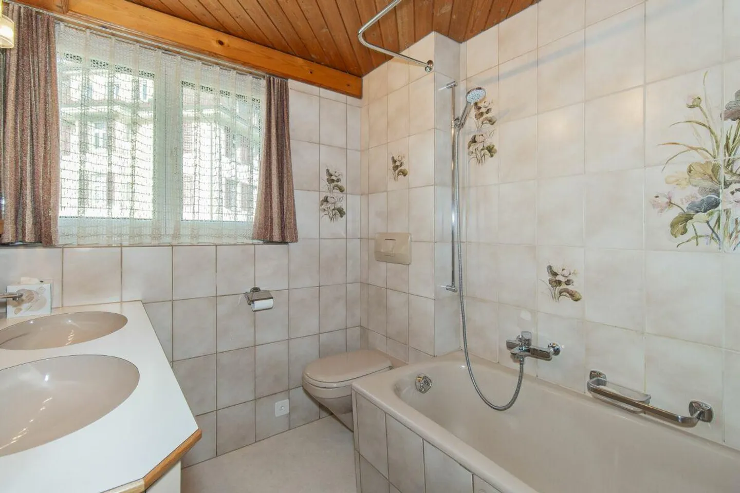 Kleines Glück mit grossem Garten - Foto 8 von 11