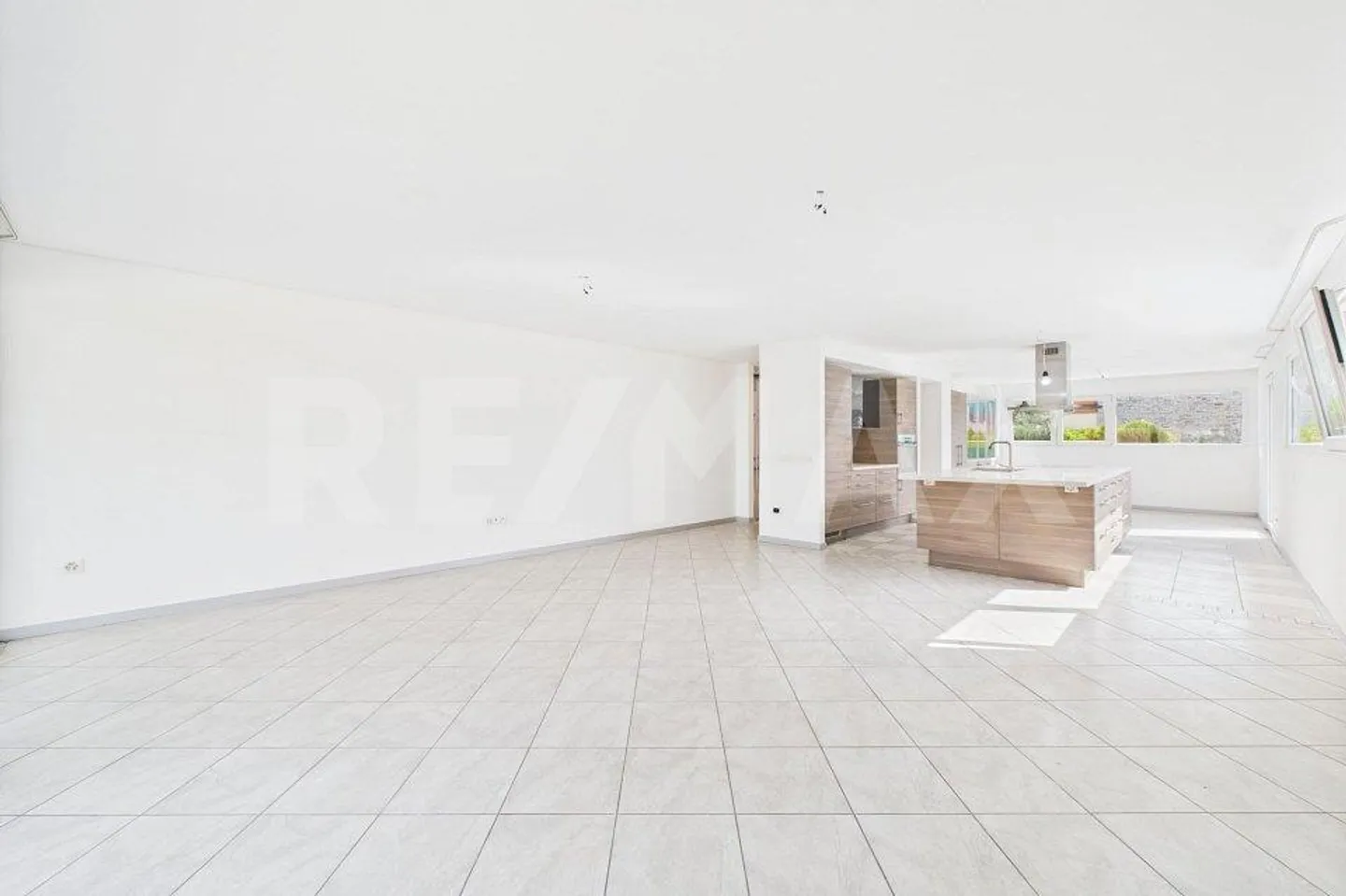 Row House with Garden in Ligornetto Mendrisio - Photo 5 of 13