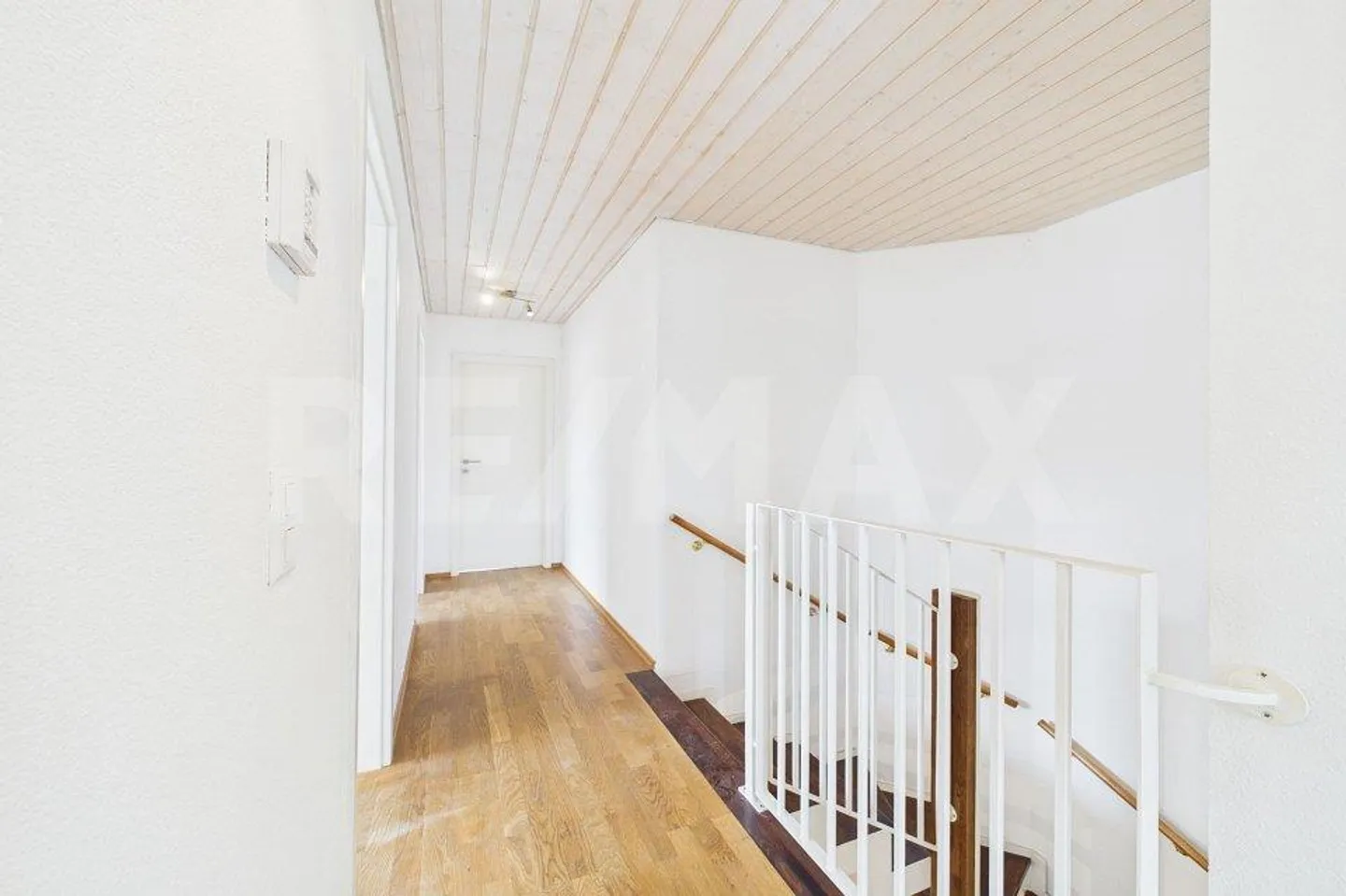 Row House with Garden in Ligornetto Mendrisio - Photo 12 of 13