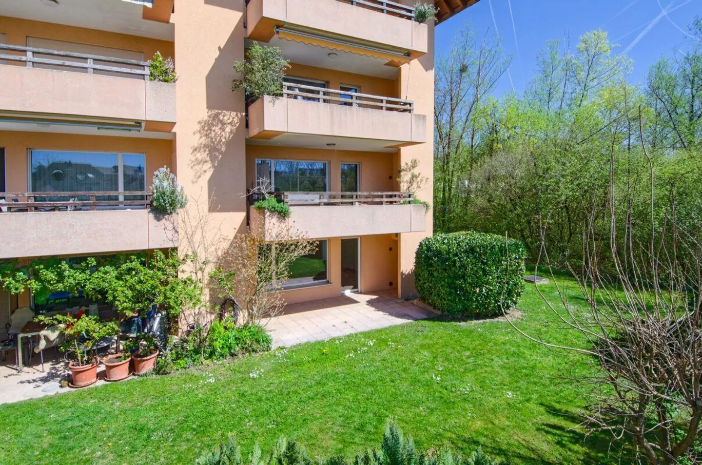Appartamento 4½ locali tranquillo e idilliaco CON AREA SEDUTA NEL VERDE - Foto 7 di 14